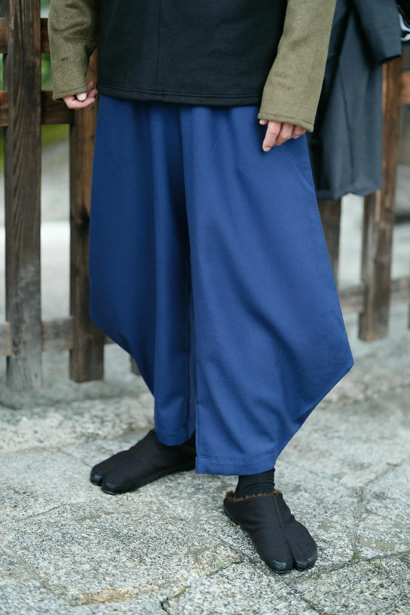 貼付つっかけ足袋 ボア/さしこ 濡羽色(ぬればいろ) - Image 11
