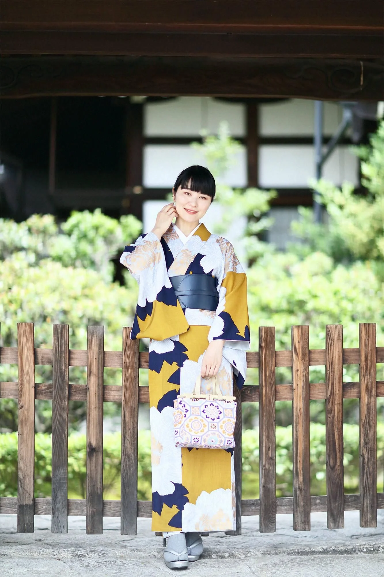 西陣草履（にしじんぞうり）／菊づくし 燻銀（いぶしぎん） - Image 7