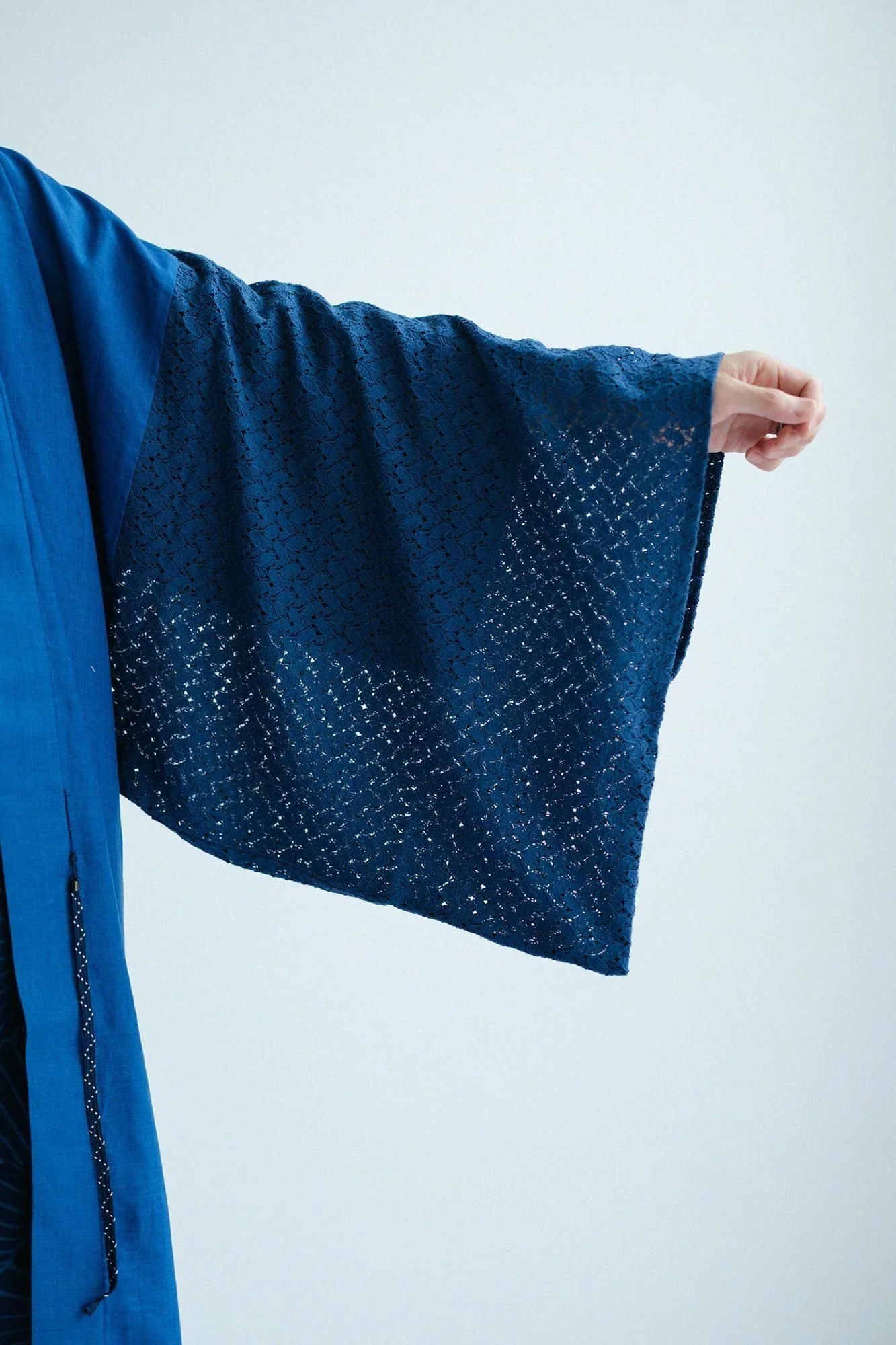 麻×透かし刺繍 角袖袢纏（かくそではんてん） 単（ひとえ）／薄縹（うすはなだ） - Image 7