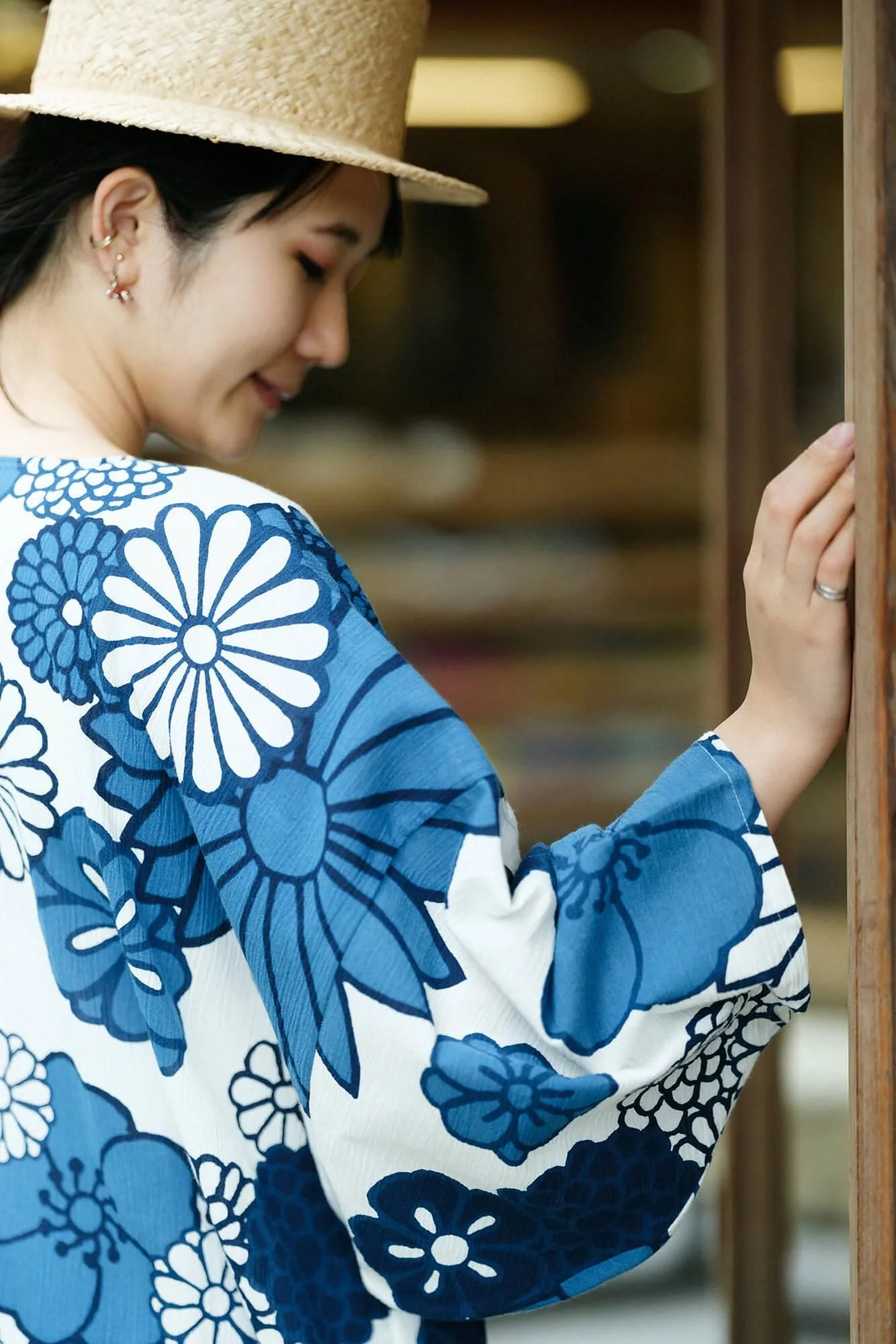 高島縮 20/20 藍捺染（あいなせん） 薙刀長方形衣（なぎなたちょうほうけい）／金襴緞子（きんらんどんす） - Image 7