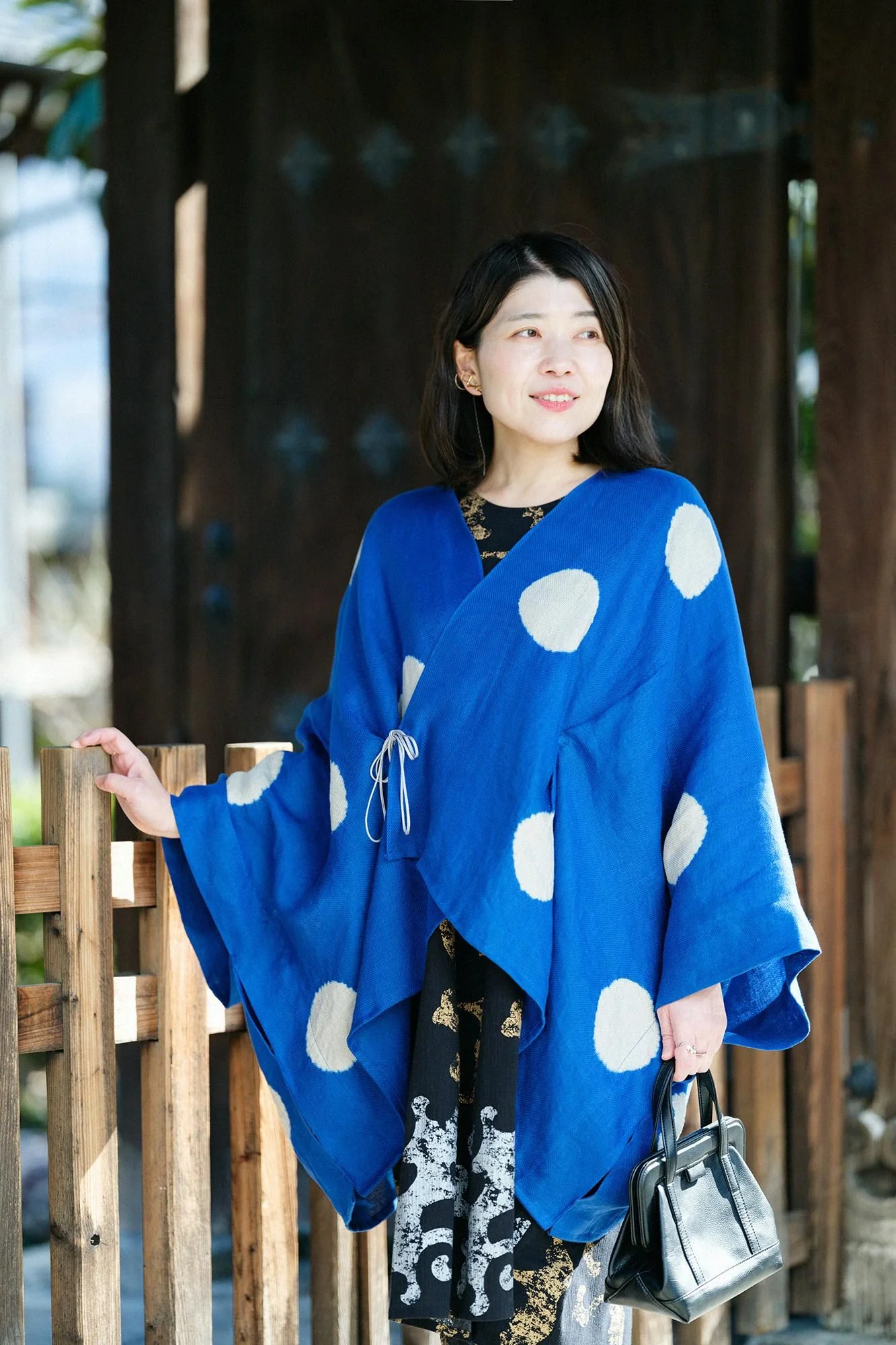 近清絞り 麻 きさらぎ 短丈(みじかたけ)/水玉大(みずたまだい) 群青色(ぐんじょういろ)×茶鼠(ちゃねず) - Image 3