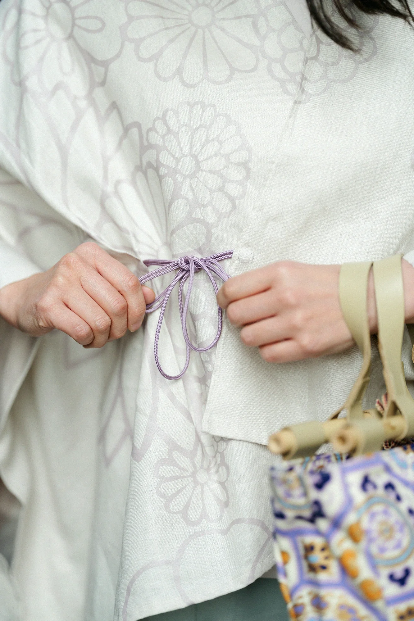 麻 きさらぎ 短丈(みじかたけ)/金襴緞子(きんらんどんす)と余白(よはく) 象牙色(ぞうげいろ) - Image 7