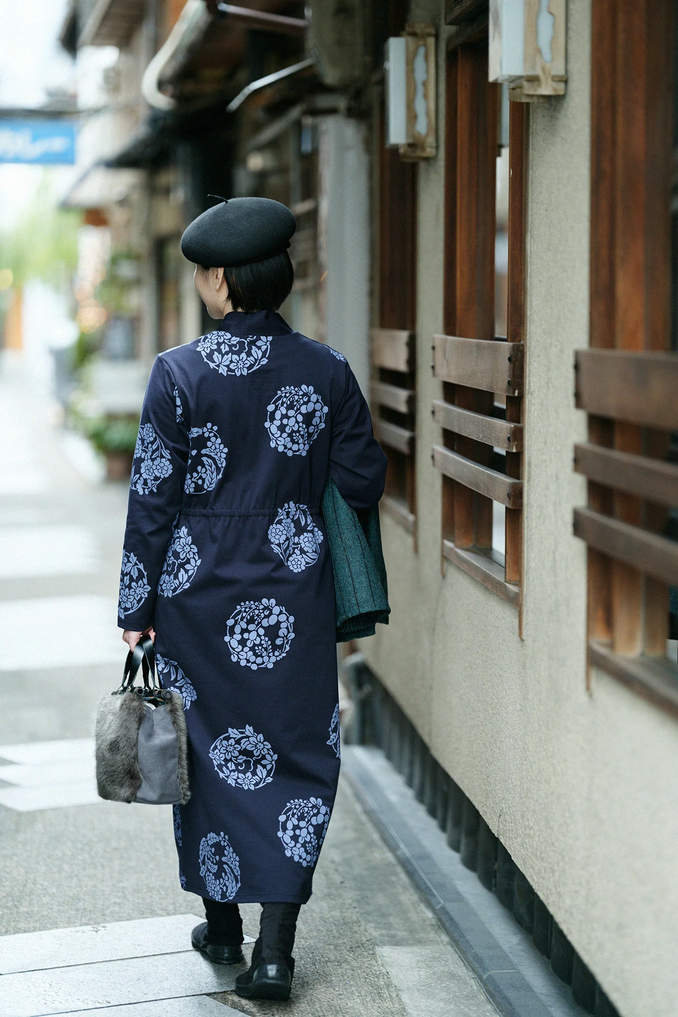 【net限定】60双天竺 狭風靡 （せばふうび） 長衣（ながごろも）／花丸文様（はなまるもんよう） ちらしと余白（よはく） 留紺（とめこん） - Image 3