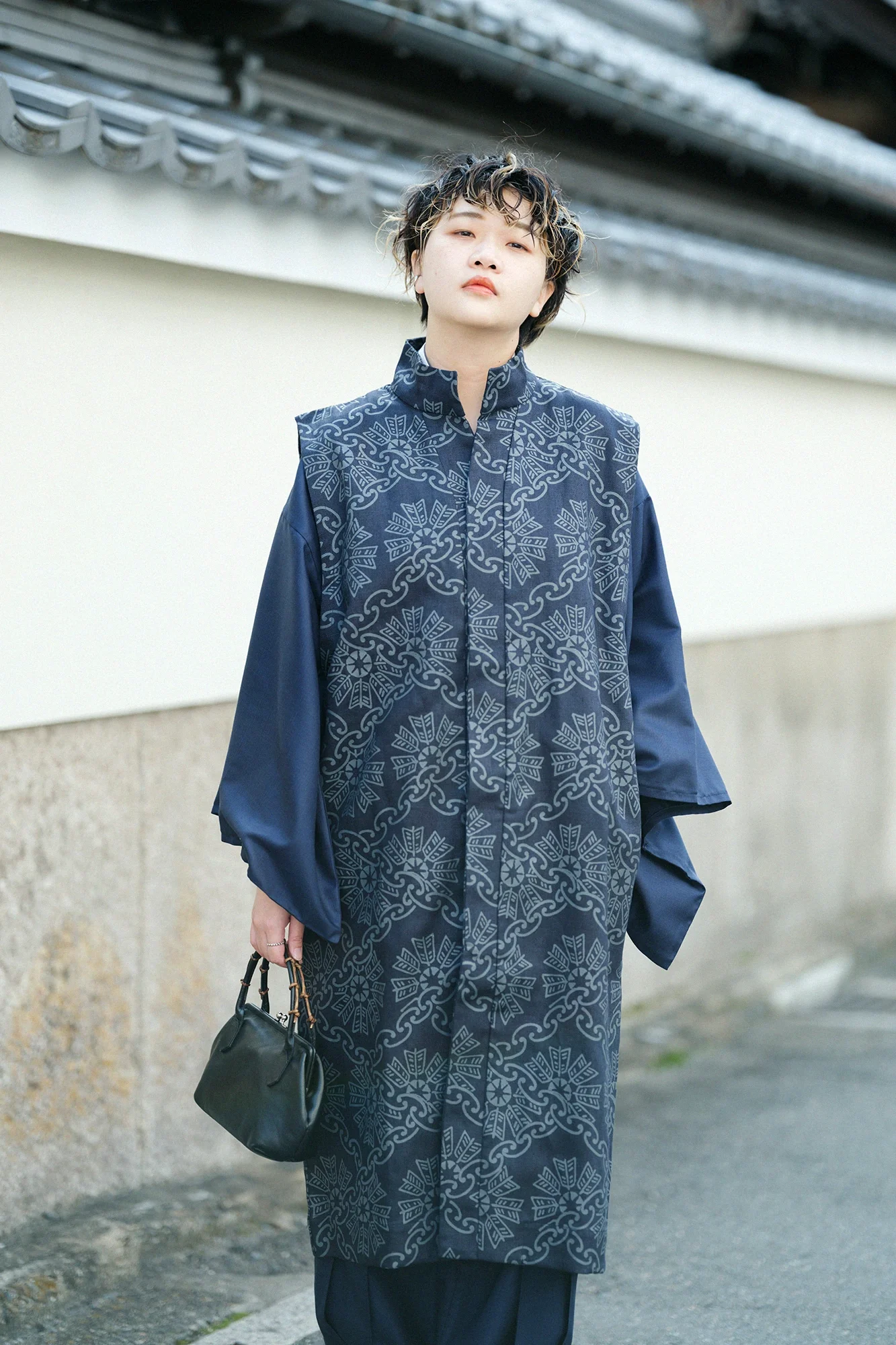 麻 綾織 長陣羽織(ながじんばおり) 単(ひとえ)/環繋ぎ矢車文(かんつなぎやぐるまもん) 写し(うつし) 深紺(しんこん) - Image 10