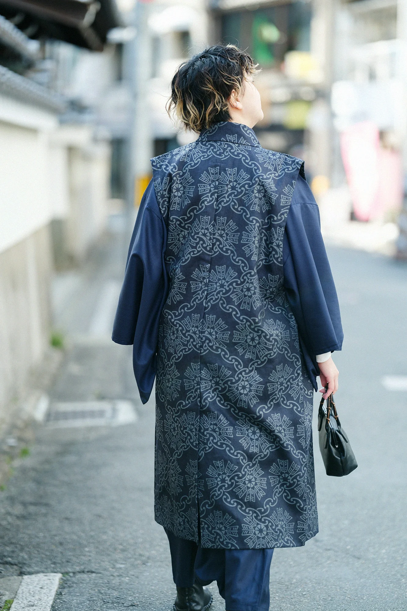 麻 綾織 長陣羽織(ながじんばおり) 単(ひとえ)/環繋ぎ矢車文(かんつなぎやぐるまもん) 写し(うつし) 深紺(しんこん) - Image 11
