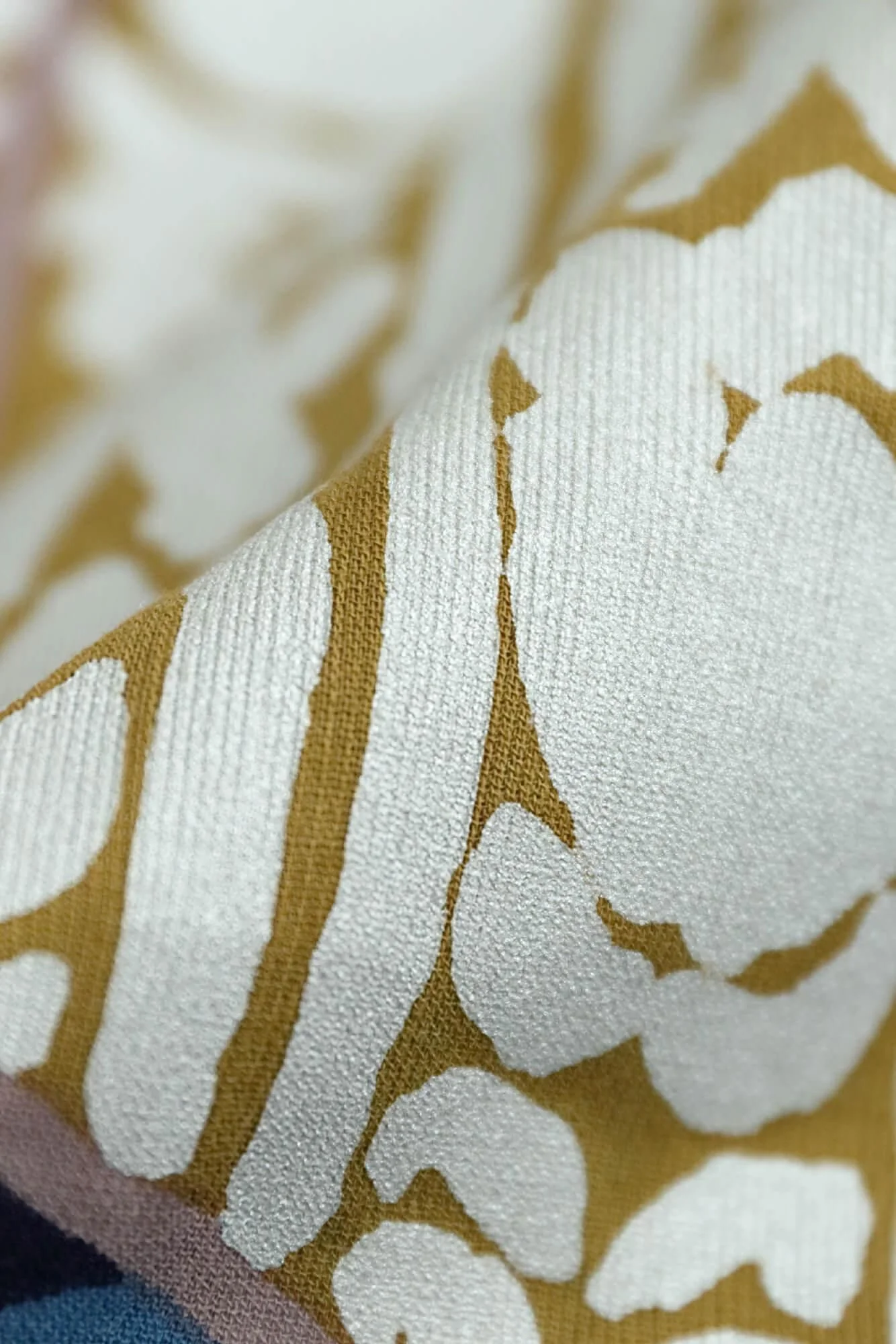 高島縮 40/40 薙(なぎ)ジバン/金銀襴緞子等縫合せ(きんぎんらんどんすとうぬいあわせ) 写し(うつし) - Image 10