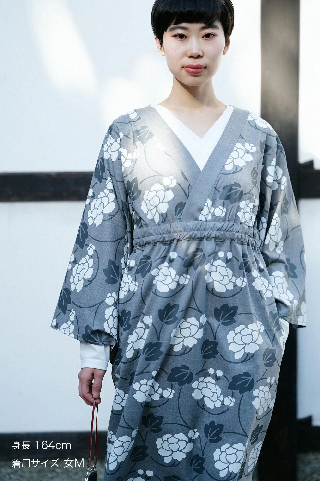 【net限定】梳毛(そもう) みたて衣(みたてころも) 長丈(ながたけ/花唐草(はなからくさ) 鈍色(にびいろ) - Image 3