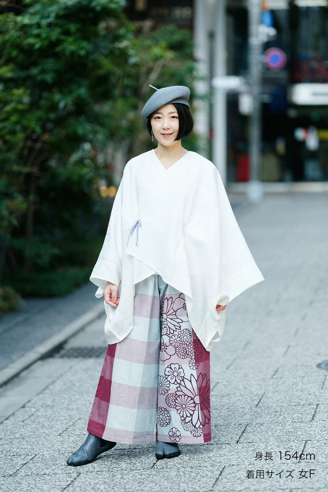 伊勢木綿 20/20 広形（ひろなり）もんぺ／箱格子（はこごうし） 三升（さんます） 中紅（なかべに） - Image 2