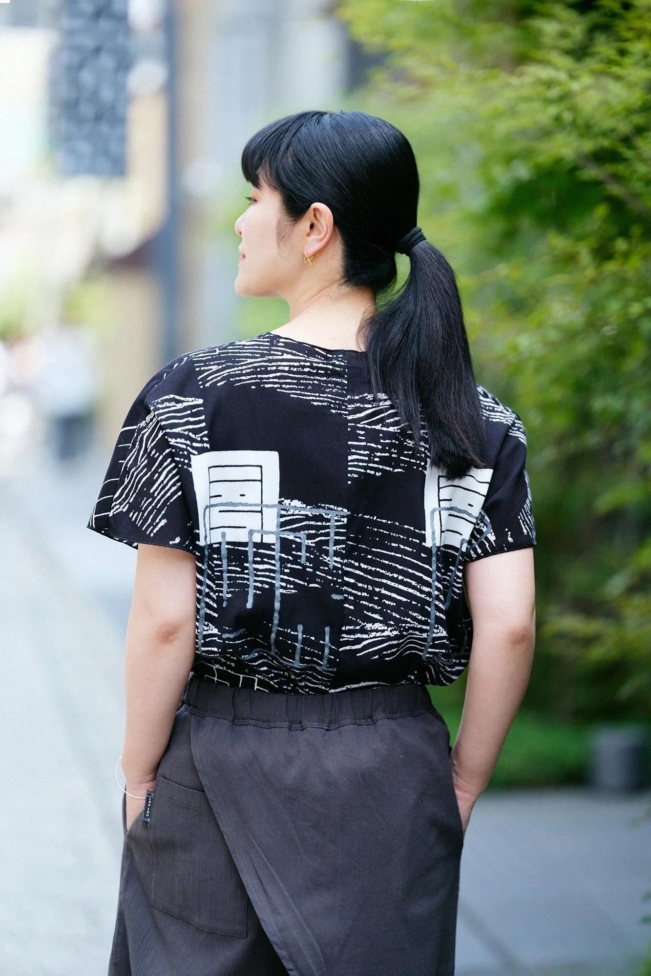 高島縮 20/20 手柄寛衣下（たかみかんいした） 片身替わり（かたみがわり）／濃灰（こいはい）×令和の波 - Image 6
