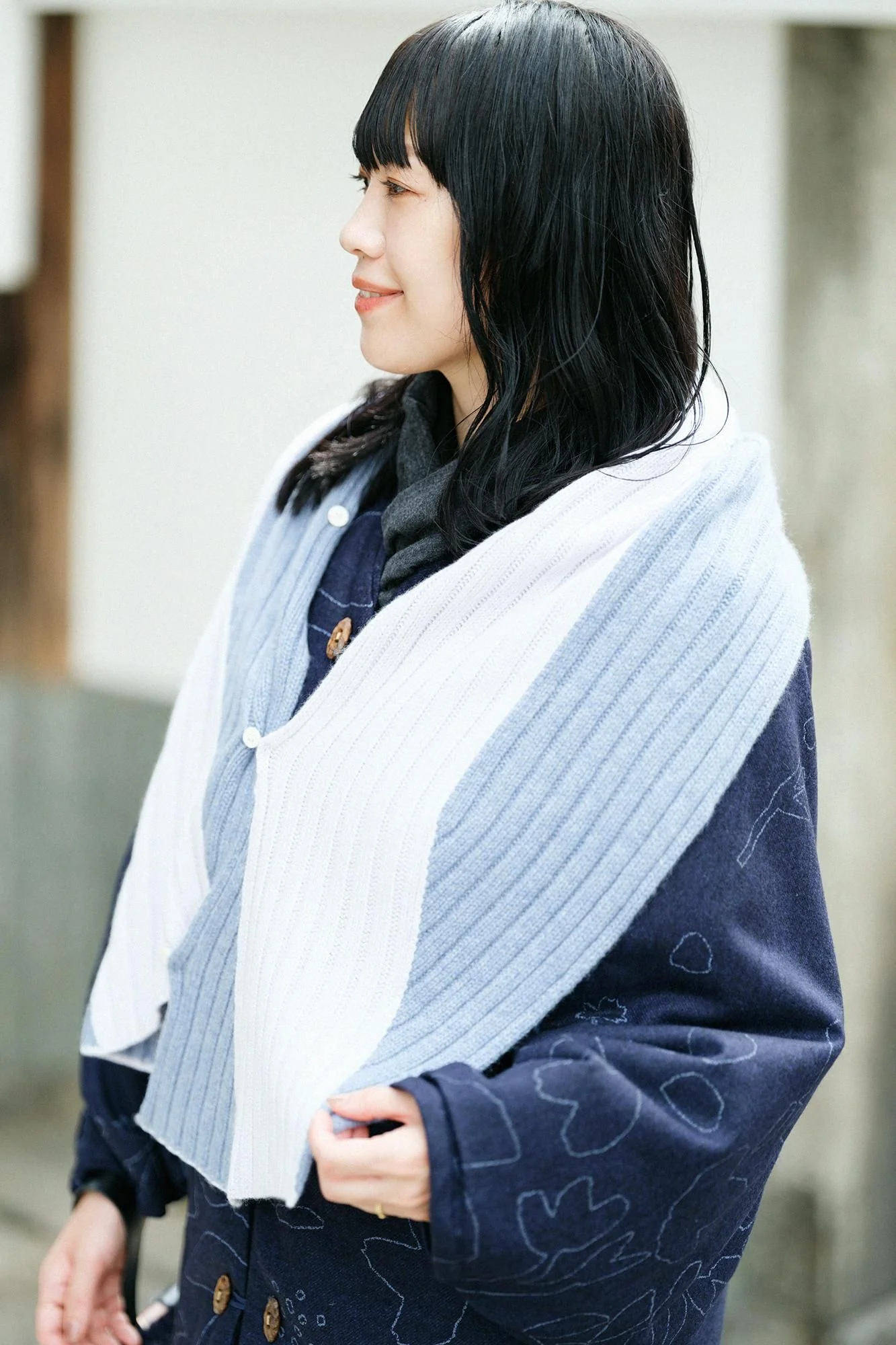 SOU・SOU×ALPHA カシミヤ 枯山水(かれさんすい) 染流し(そめながし)/白花色(しらはないろ)×青藤鼠(あおふじねず) - Image 6