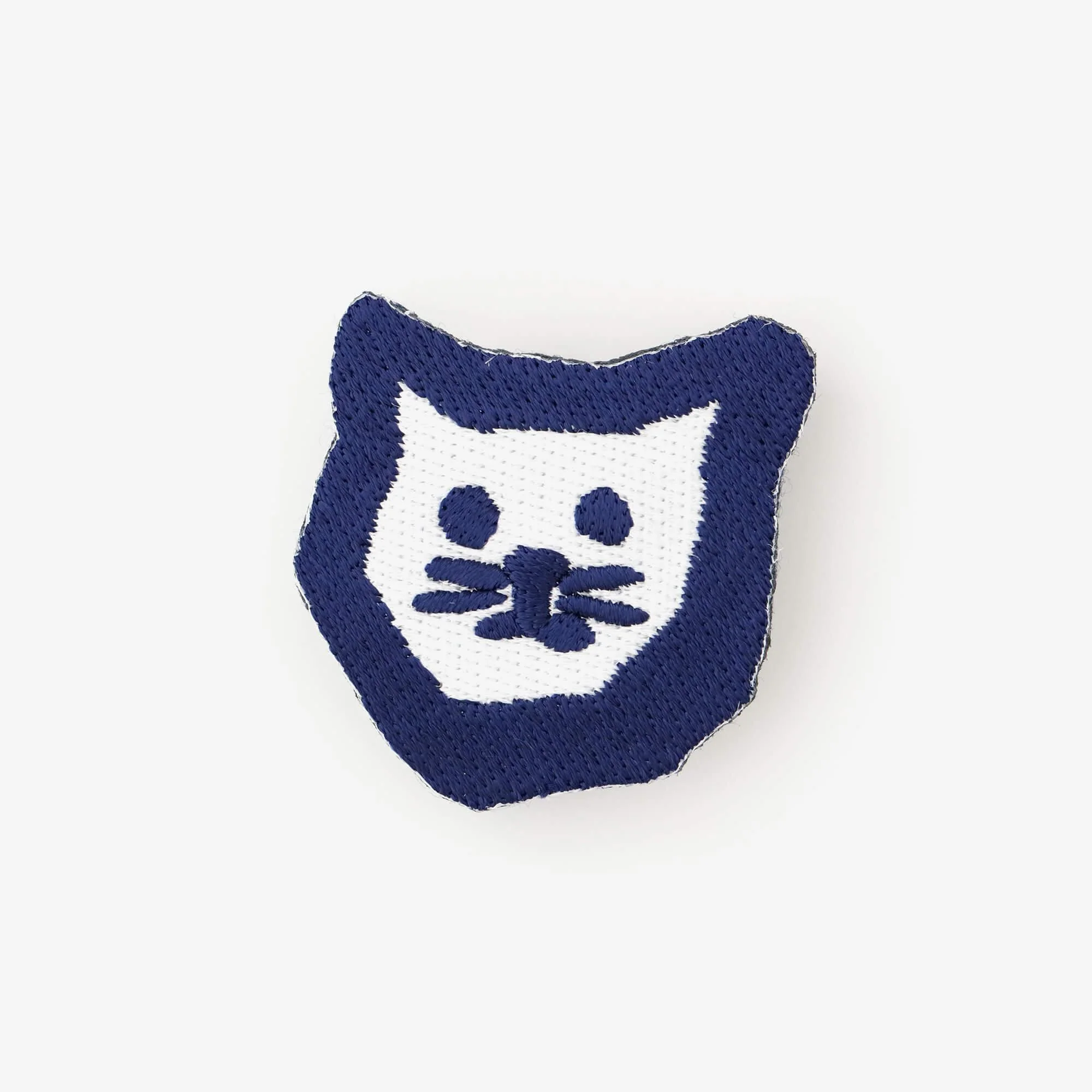 刺繍飾り（ししゅうかざり）／コネコ