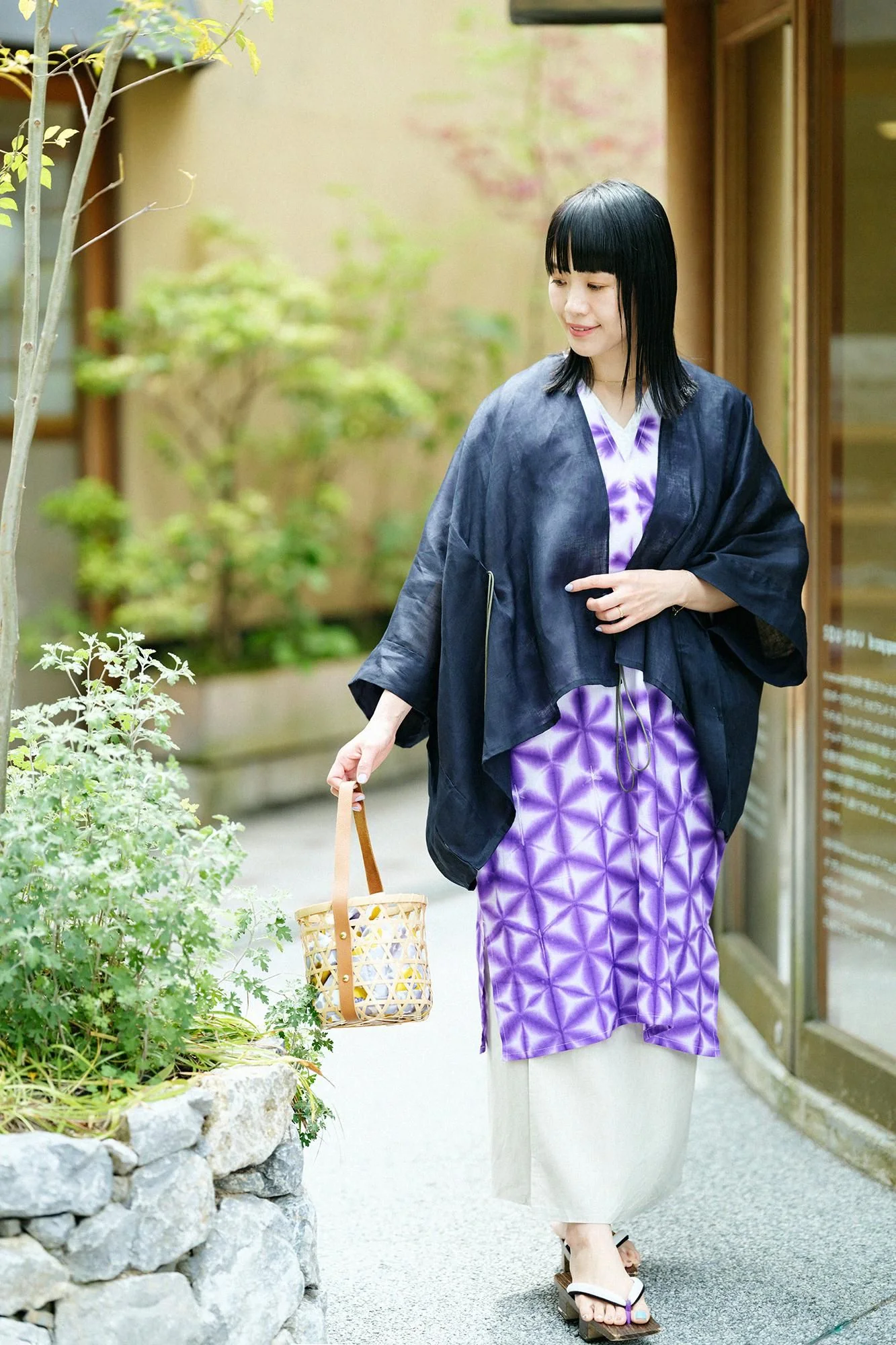 近清絞り 知多木綿 文(ぶん) 長方形衣(ちょうほうけい) 二つ身(ふたつみ)/変わり雪花(せっか) 濃紫(こきむらさき) - Image 3