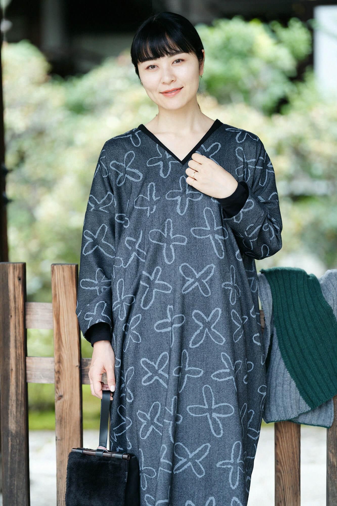 【net限定】梳毛綾織(そもうあやおり) 抜衿長方形衣(ぬきえりちょうほうけい) 長袖(ちょうしゅう)/すずしろ 墨黒(すみくろ) - Image 3