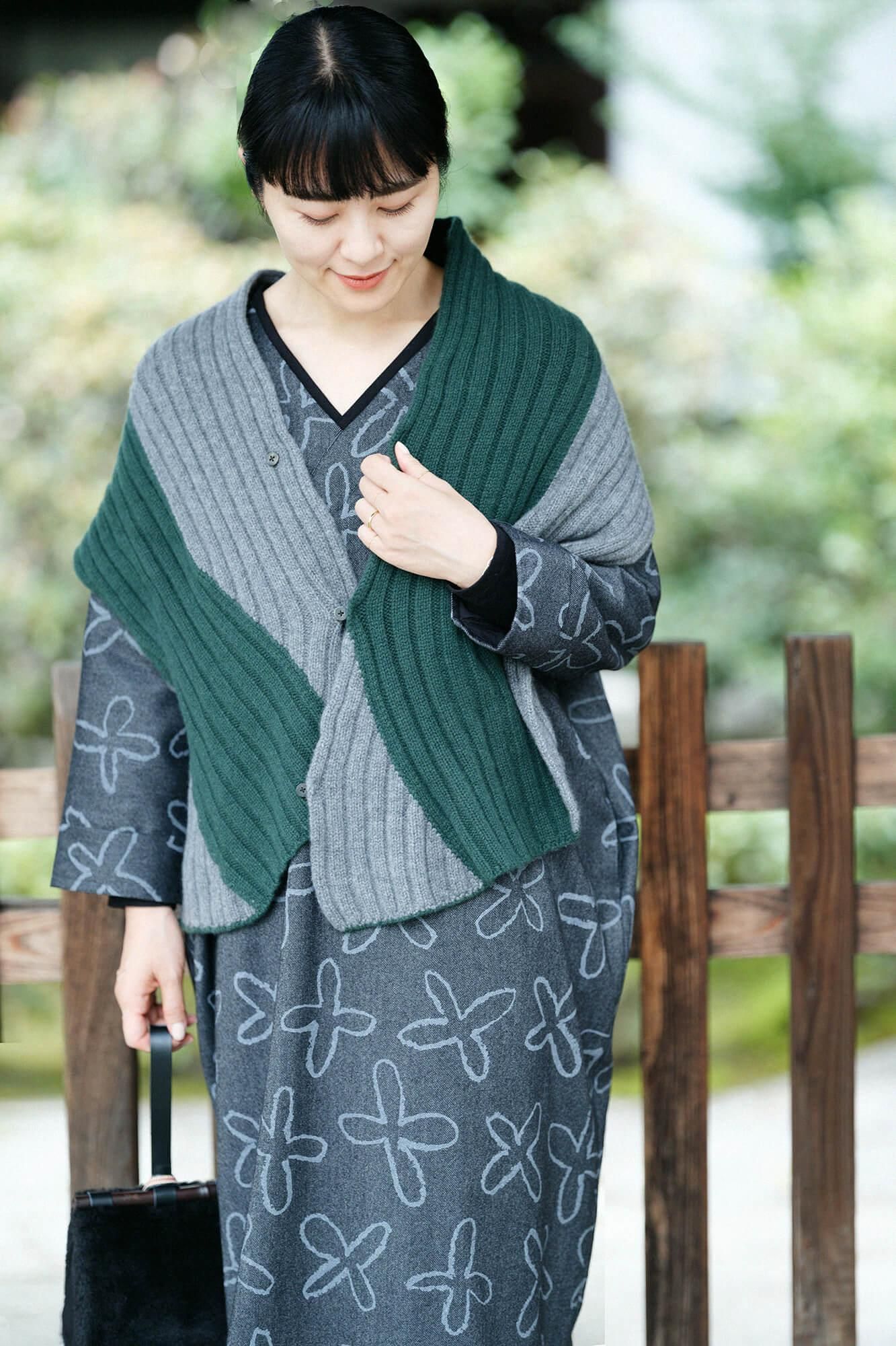 【net限定】梳毛綾織(そもうあやおり) 抜衿長方形衣(ぬきえりちょうほうけい) 長袖(ちょうしゅう)/すずしろ 墨黒(すみくろ) - Image 8