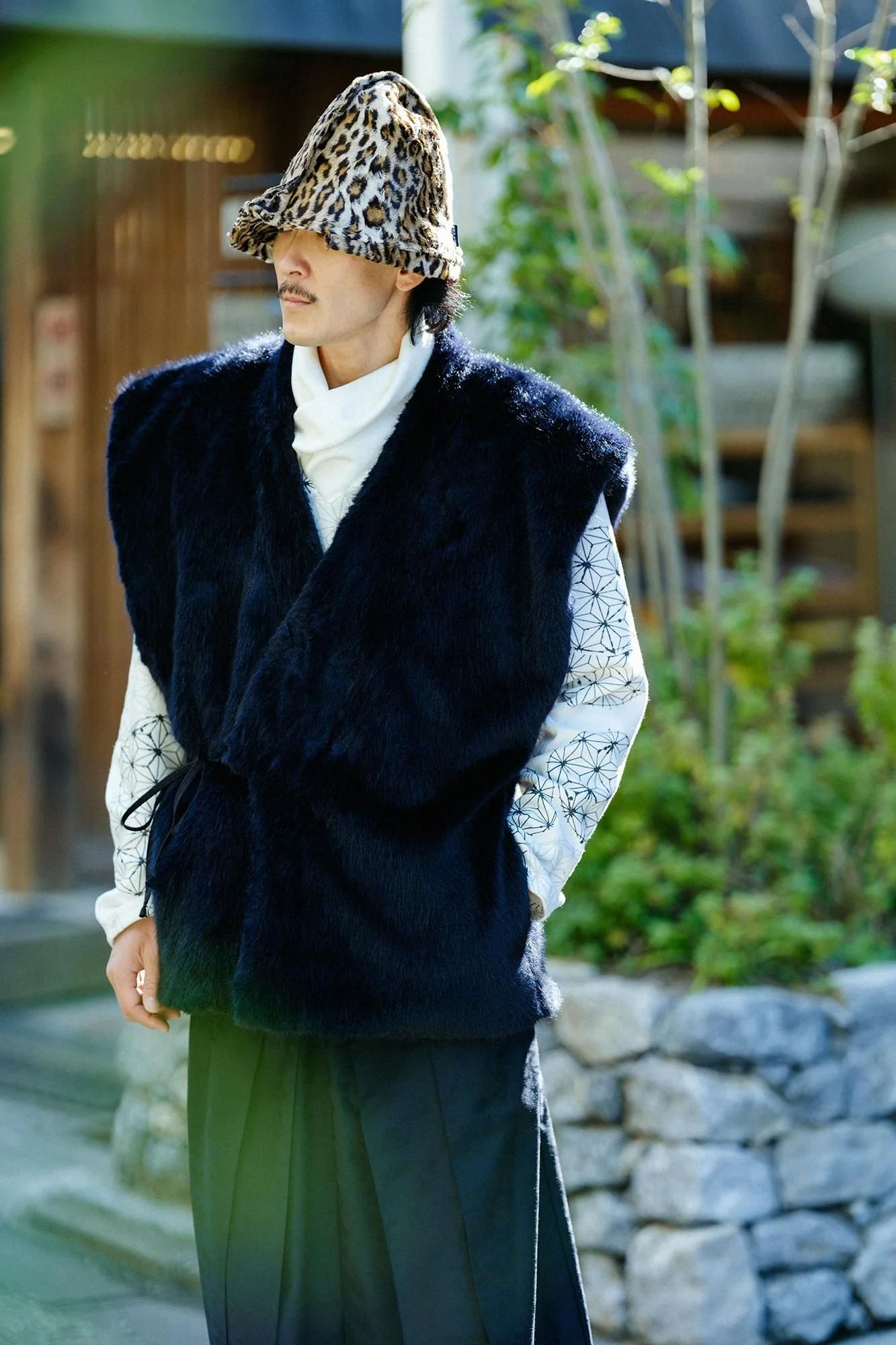 ジャカール ふくれ織×フェイクファー 肩衣（かたぎぬ） 可逆（かぎゃく）／憲法色（けんぽういろ） - Image 7