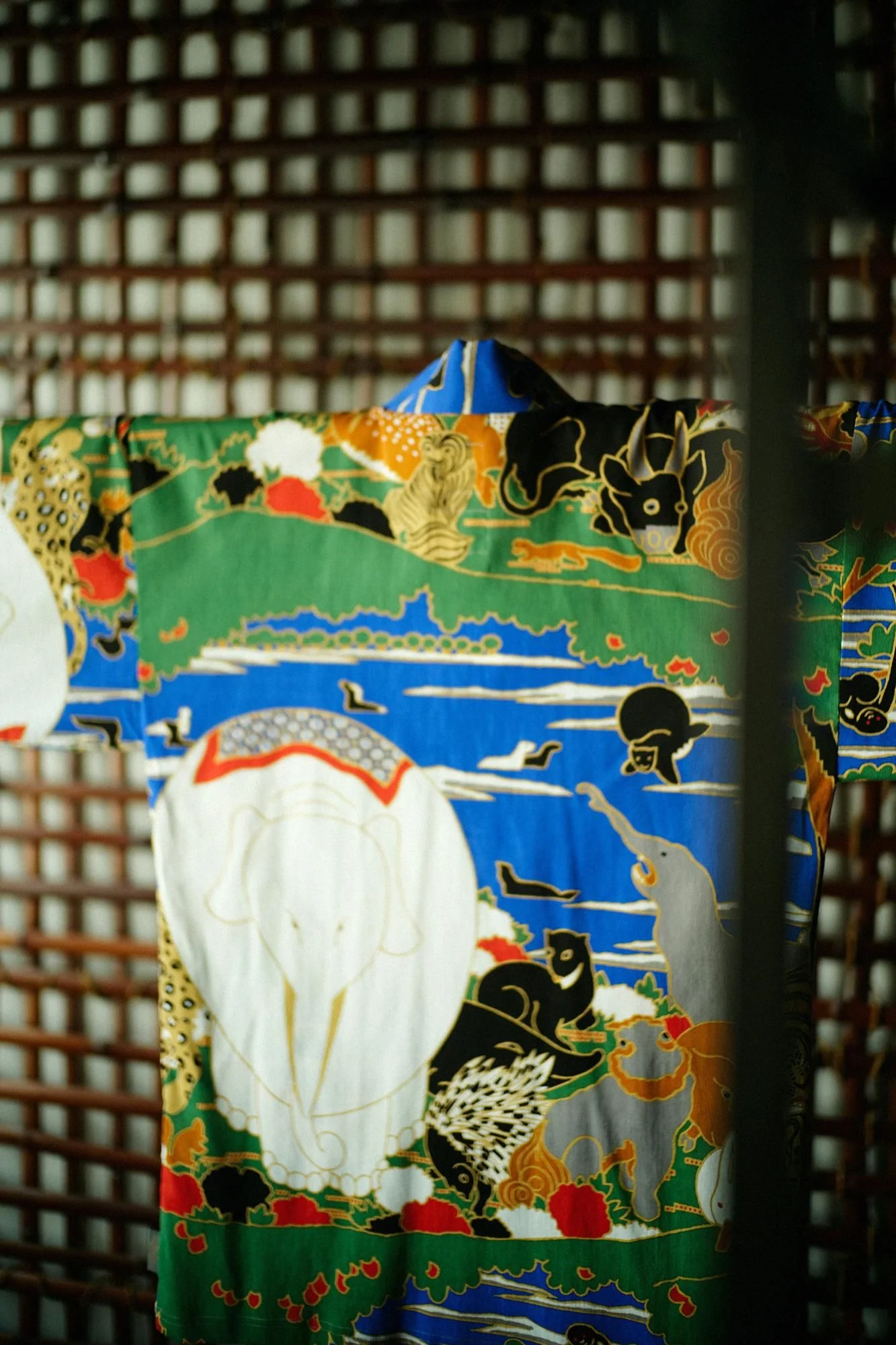 【net限定】高島縮 40/40 風靡(ふうび) 上/若冲(じゃくちゅう) 鳥獣花木図屏風(ちょうじゅうかぼくずびょうぶ) 写し(うつし) - Image 4