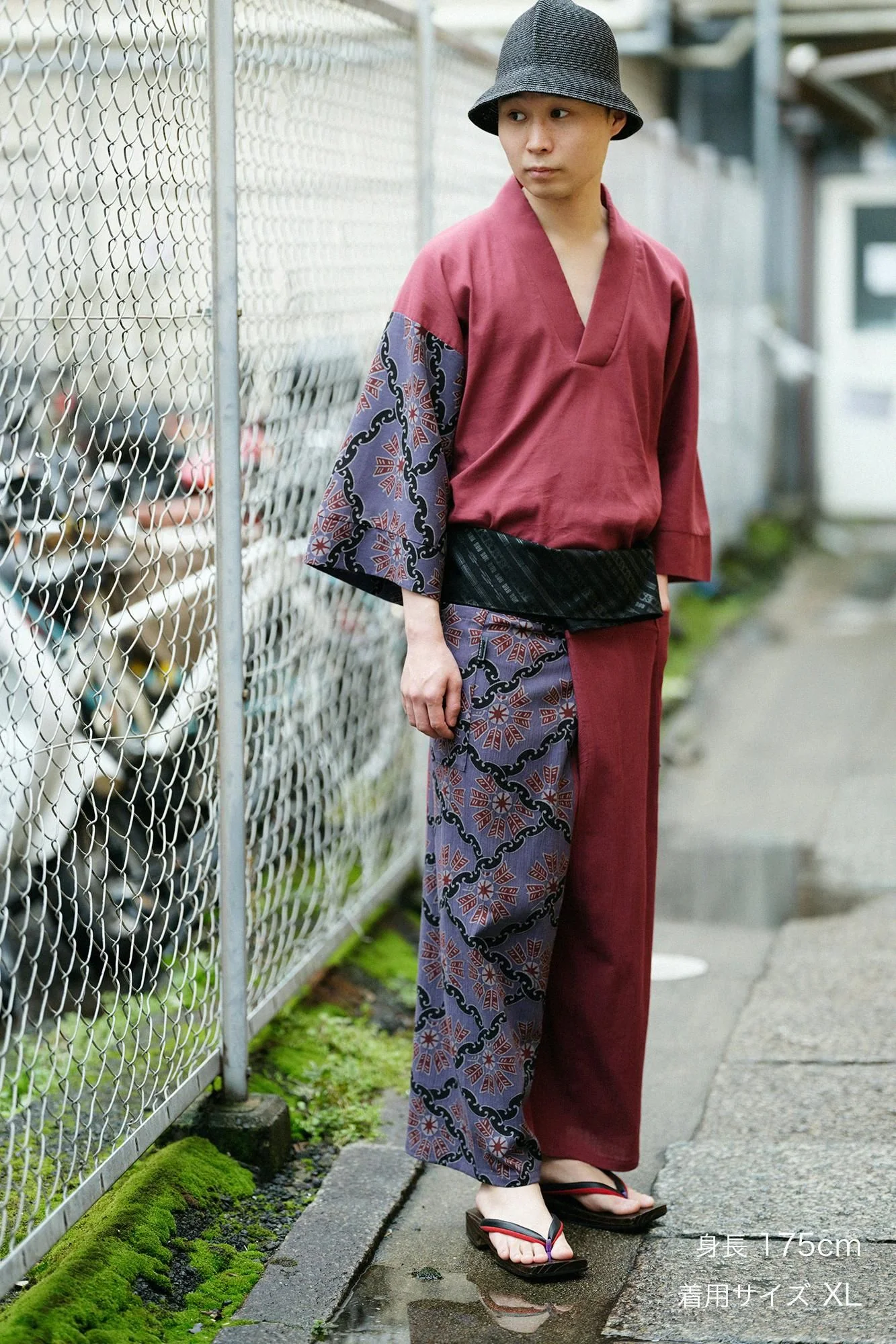 高島縮 40/40 風靡（ふうび） 上 片身替わり（かたみがわり）／柘榴色（ざくろいろ）×環繋ぎ矢車文（かんつなぎやぐるまもん） 写し（うつし） - Image 4