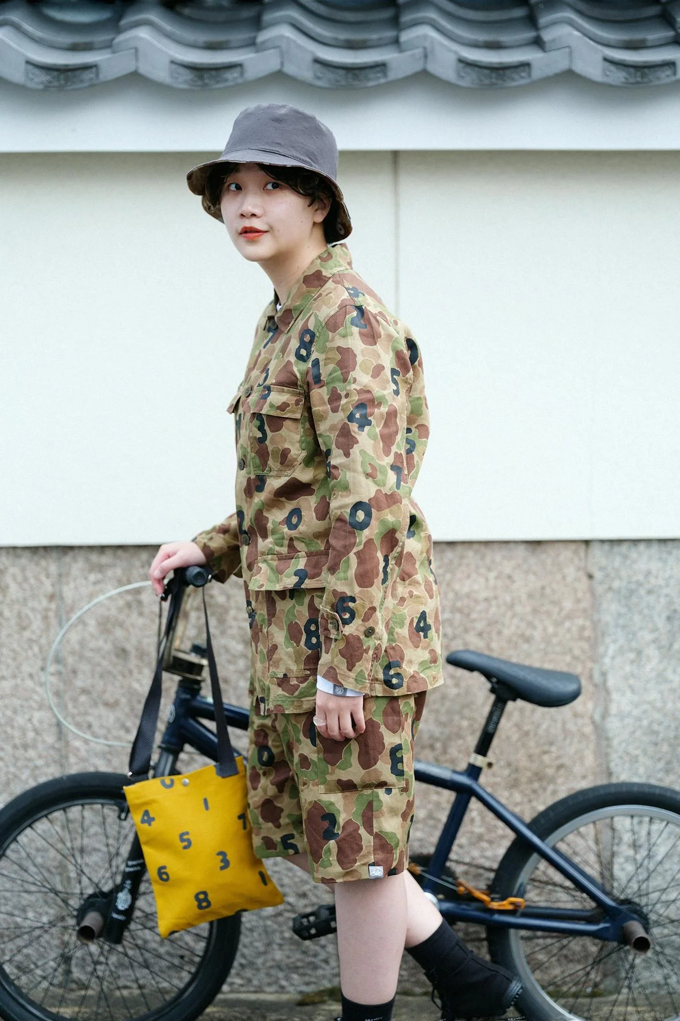 リネンツイル カーゴジャケット／duck hunter camo SO-SU-U 空五倍子色（うつふしいろ） - Image 9