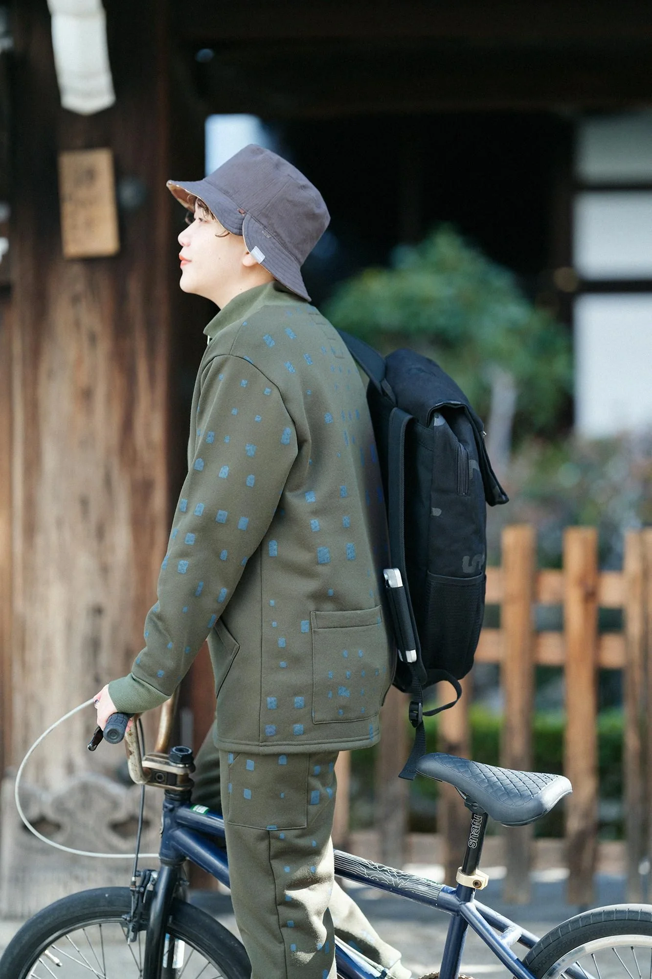【net限定】　ラッチパイルニット ZIP UP BIKEブルゾン／オリーブグリーン×窓（まど） - Image 7