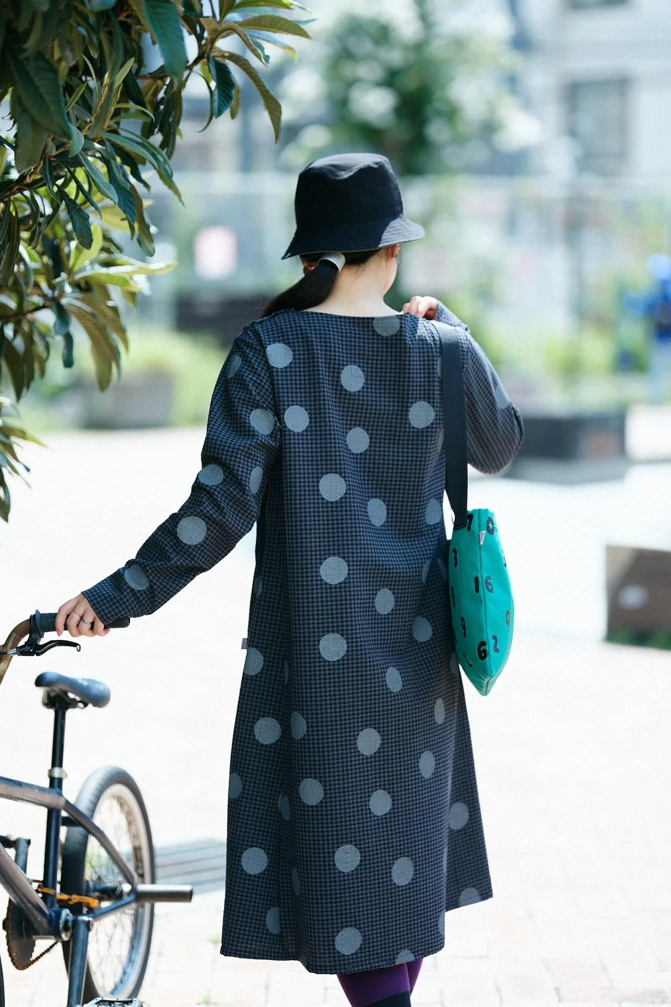 ウールサッカー BIKEワンピース／すいぎょくマーラ グレーブラックチェック - Image 6