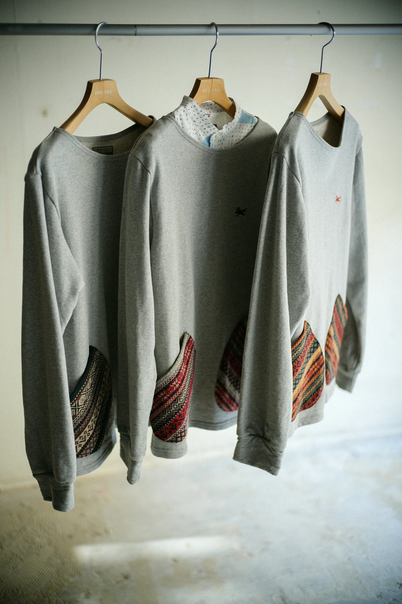 【net限定】裏毛 ボートネックスウェットシャツ/ヘザーグレー×テラコッタJQ - Image 6