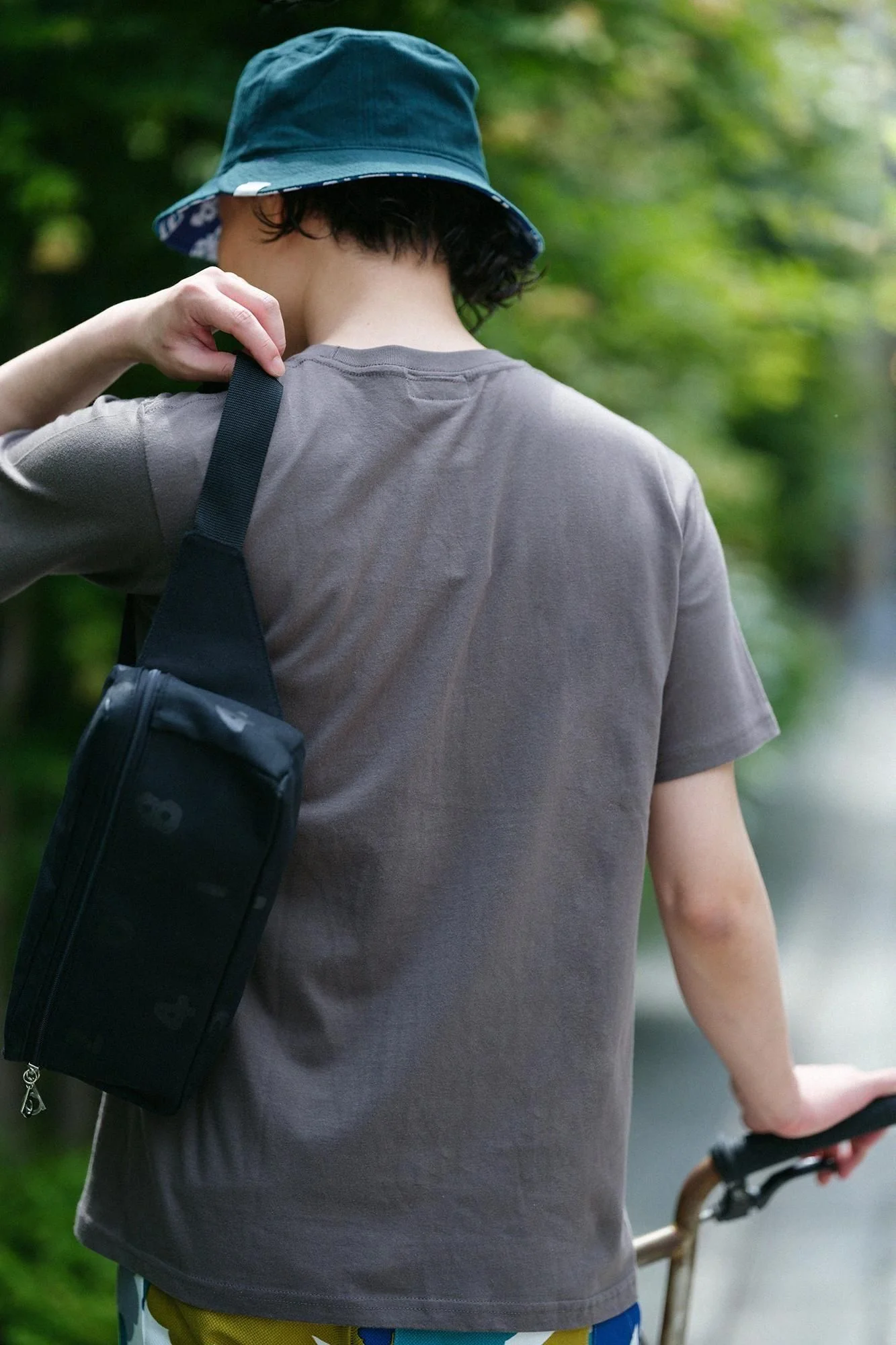 【net限定】半袖 ポケットTシャツ[5.0]／チャコール×SO-SU-U昆（こん）2 - Image 6