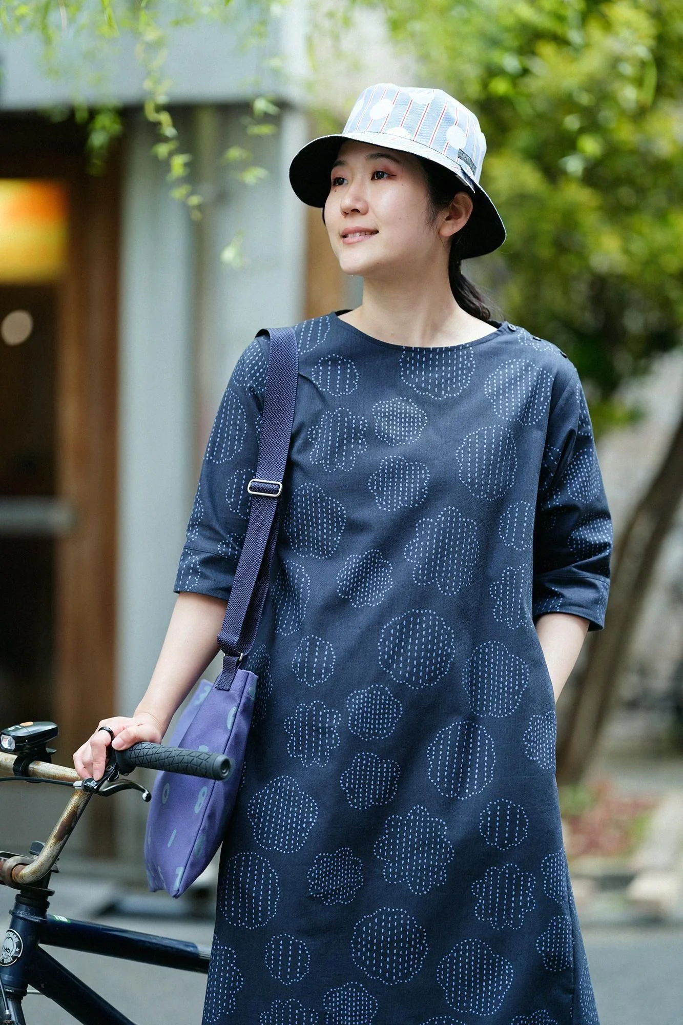 サテンストライプ リバーシブル BIKE HAT／すいぎょく 紺青（こんじょう） - Image 5