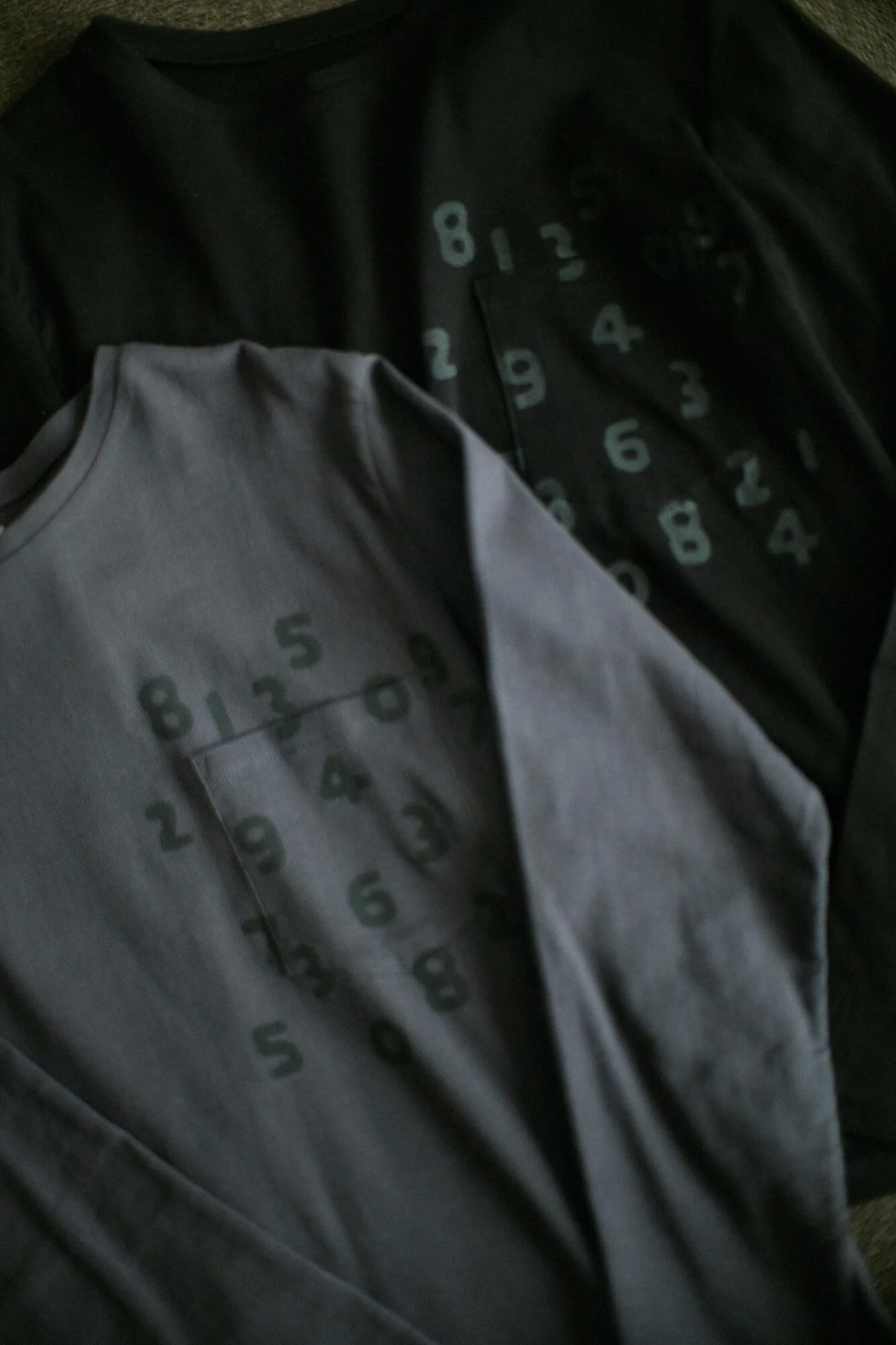 高島縮 40/40 長袖ポケットTシャツ/濃鉛(こいなまり)×SO-SU-U昆(こん) - Image 11