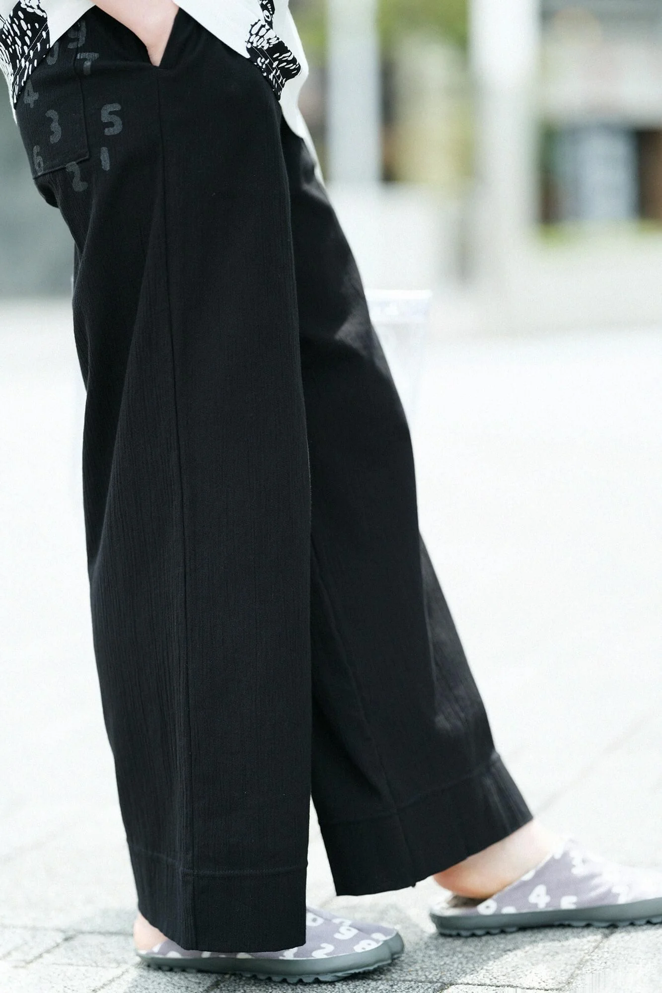 高島縮 20/20 ワイドパンツ/濡羽色(ぬればいろ) - Image 8