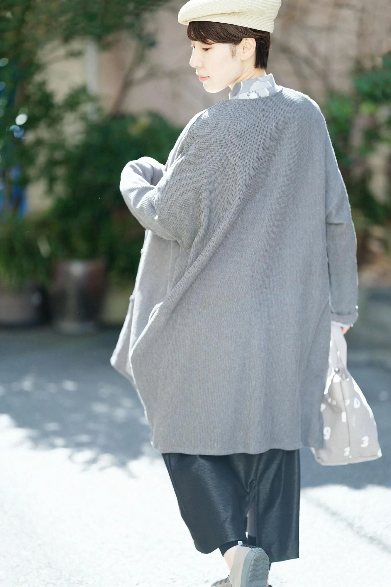 【net限定】ラッセル編 Vネック ライトチュニックコート/薄鈍(うすにび) - Image 14