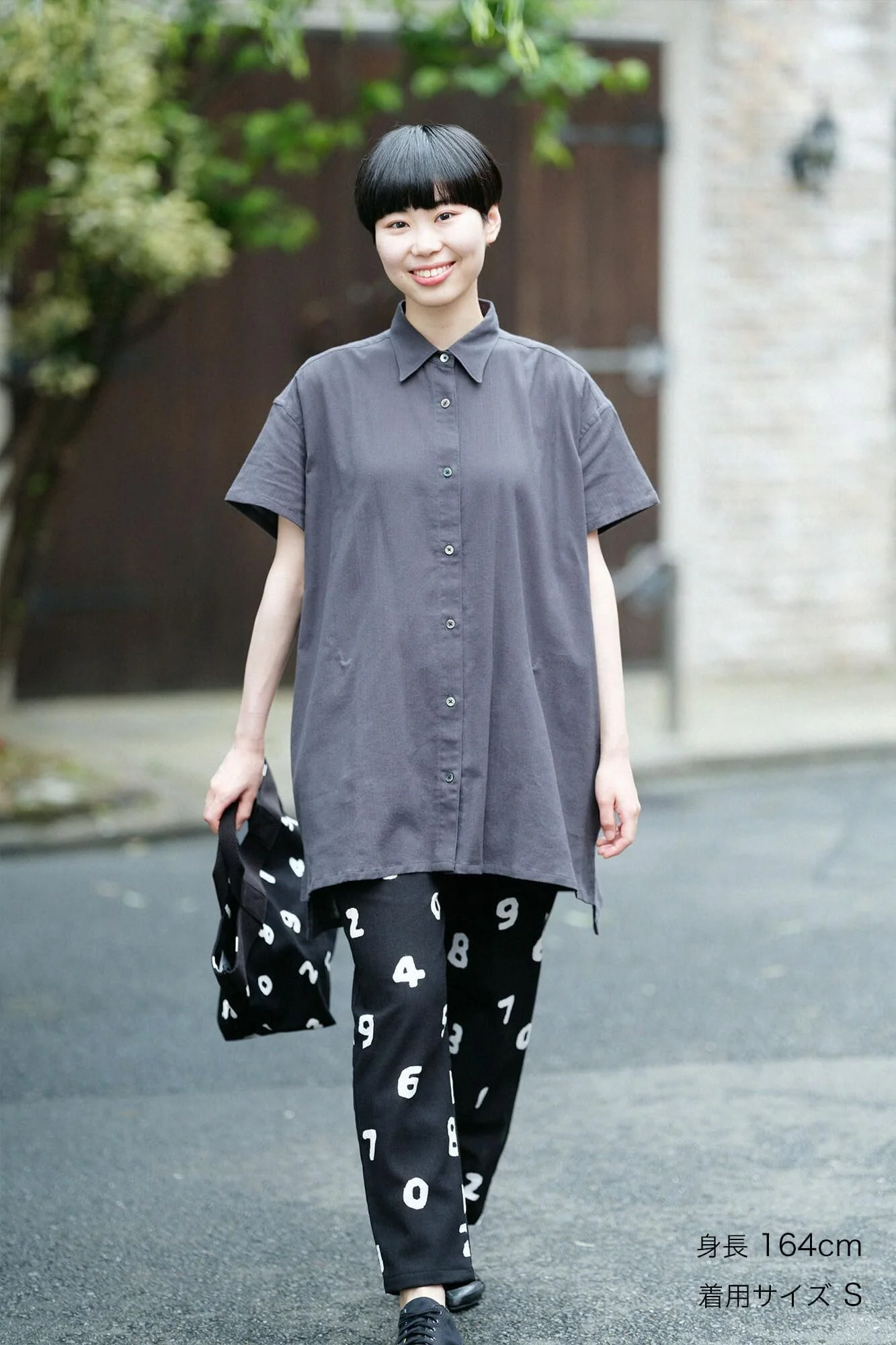 高島縮 20/20 イージーテーパードパンツ/SO-SU-U 濡羽色(ぬればいろ) - Image 3