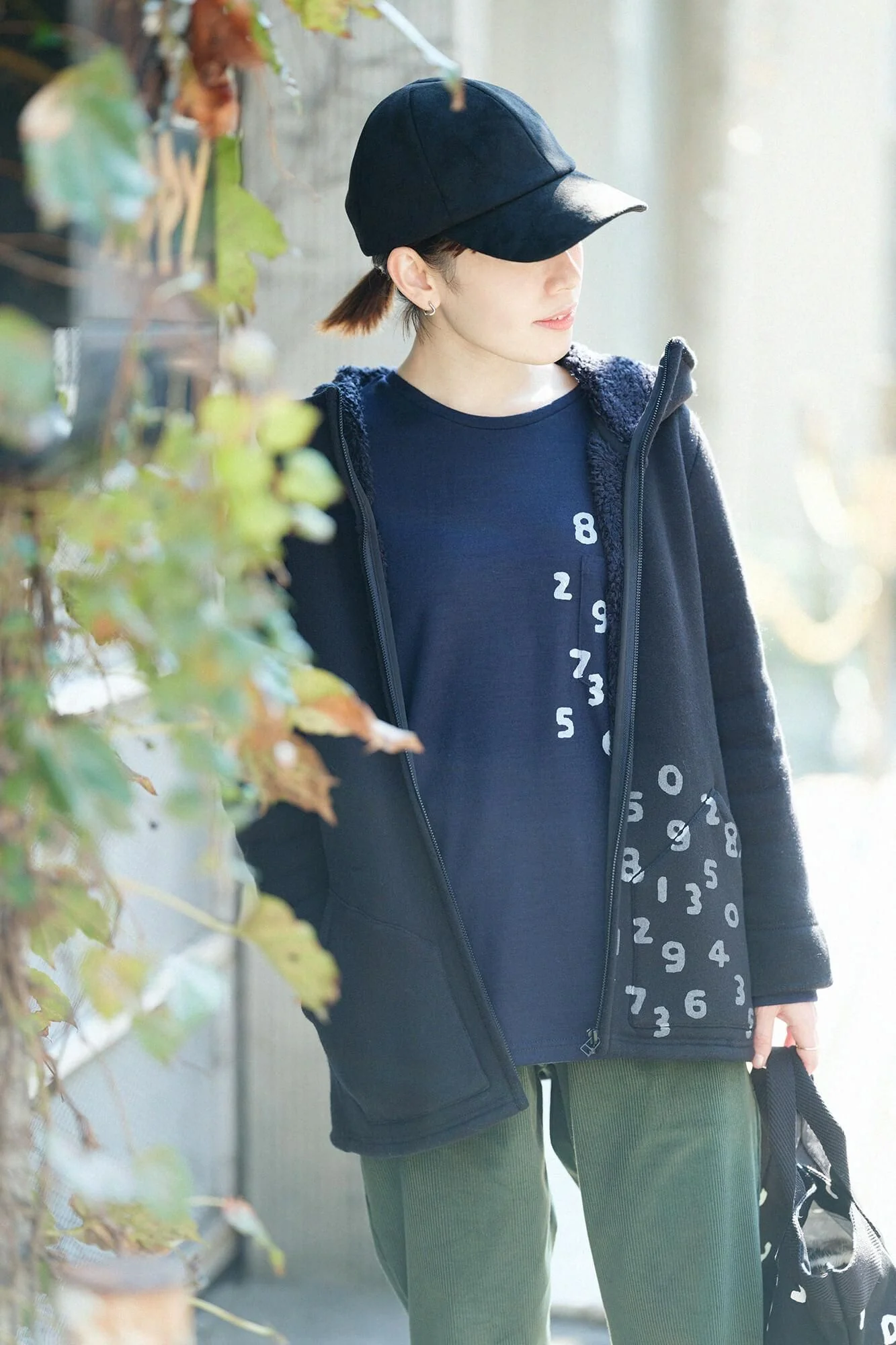 ウォッシャブルウール天竺 長袖ポケットTシャツ/深紺(しんこん) - Image 10
