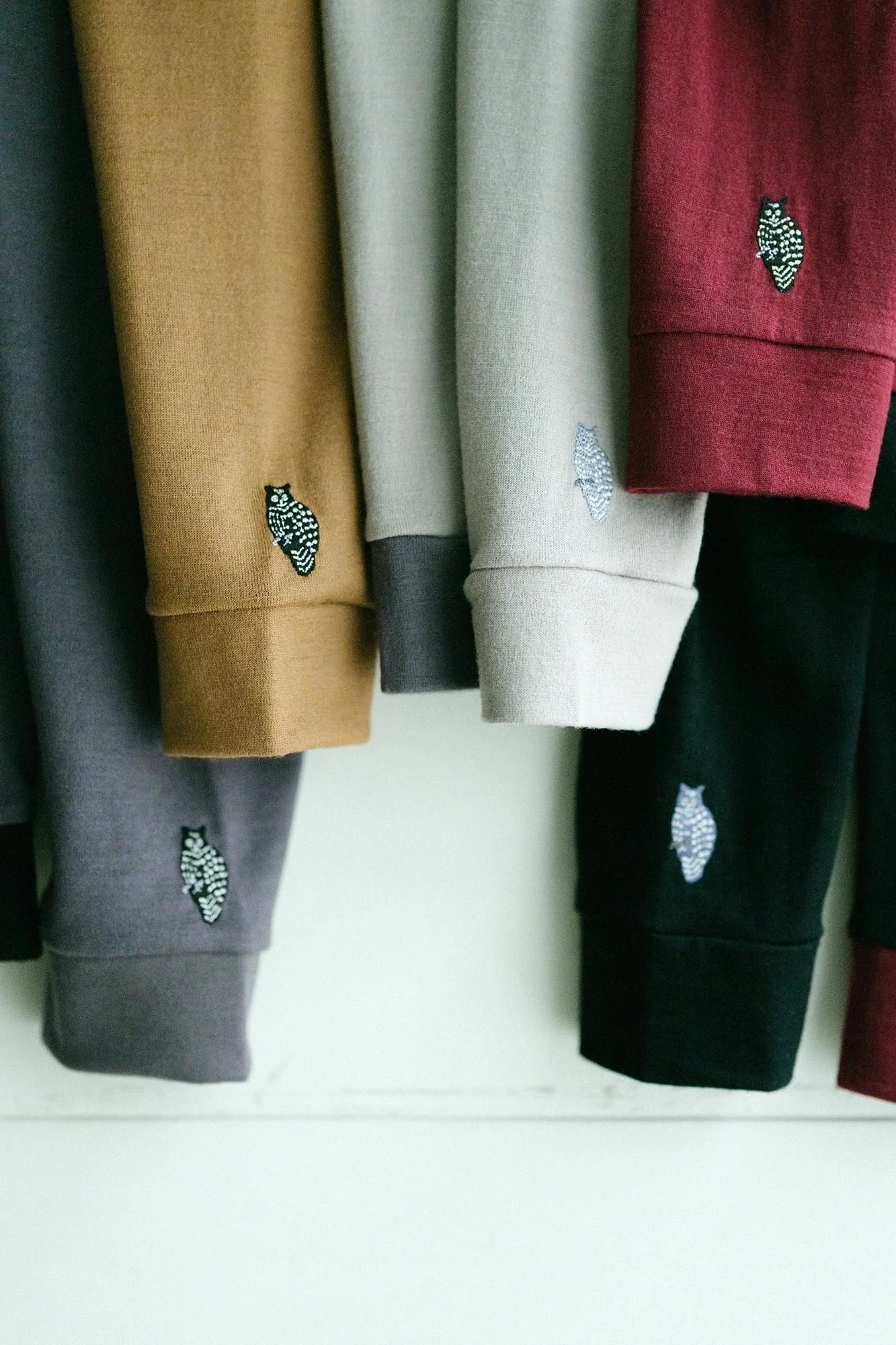 ウォッシャブルウール天竺 ツイストタートル L/S／消炭色（けしずみいろ） - Image 12