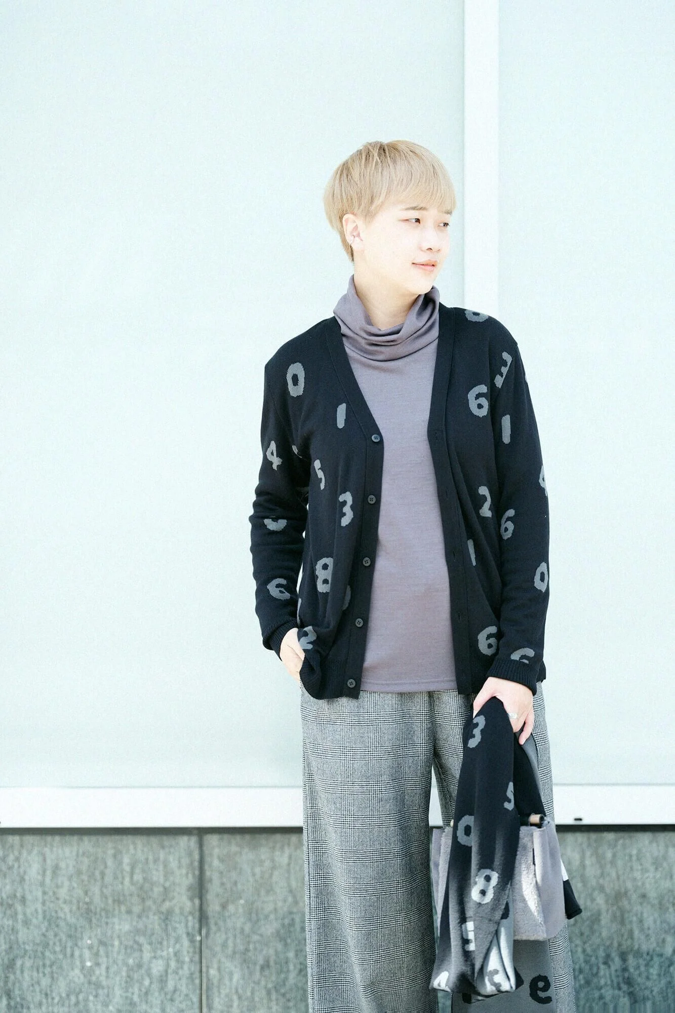 ウォッシャブルウール天竺 ツイストタートル L/S／消炭色（けしずみいろ） - Image 7