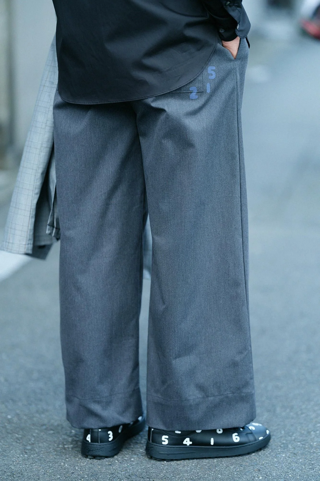 【net限定】ストレッチオックス ワイドパンツ/濃灰(こいはい) - Image 12