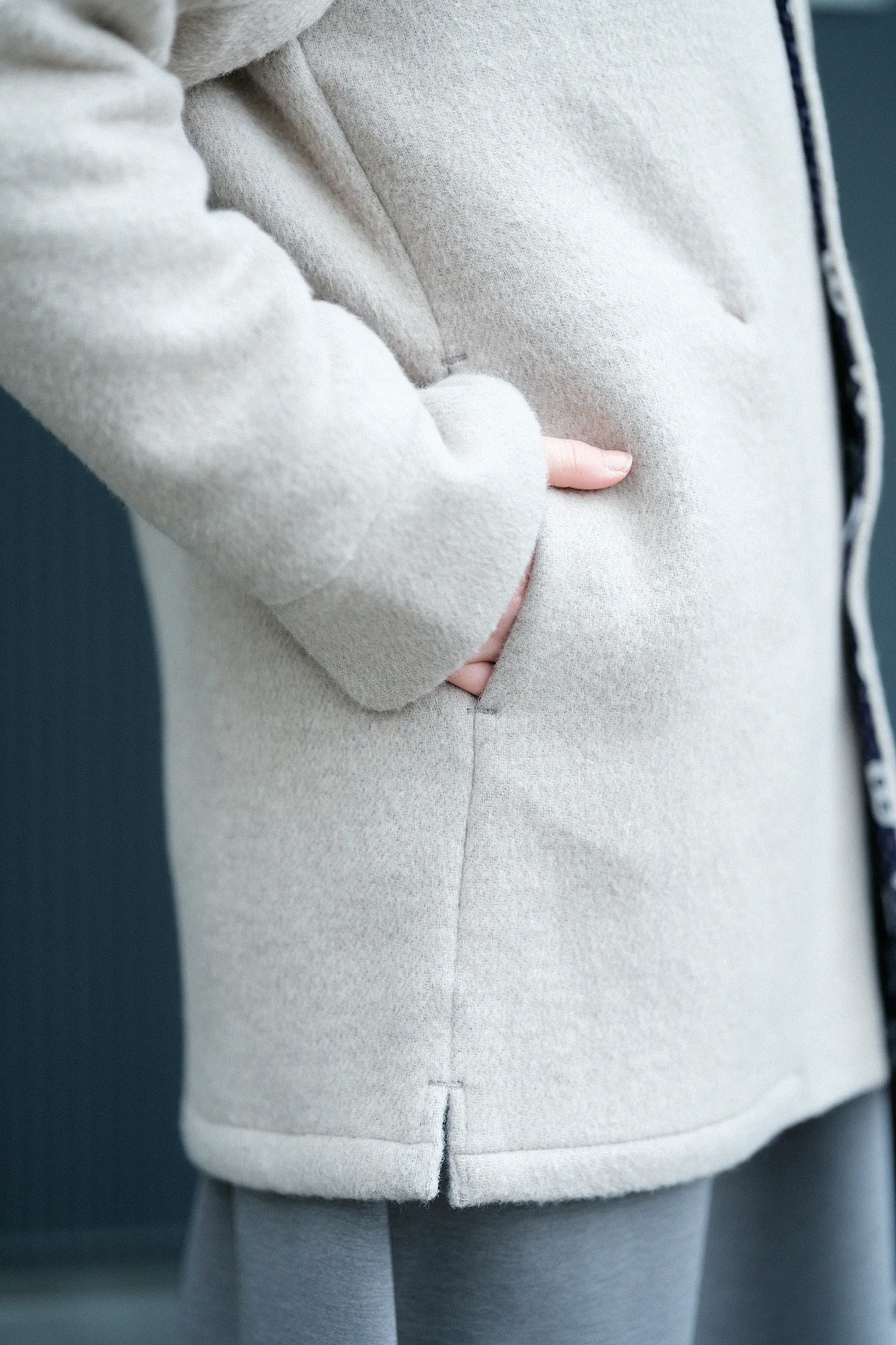 A.S ダブルフェイスウール スタンドカラーショートコート/サンドベージュ×網代(あじろ)にSO-SU-U 昆(こん) - Image 11