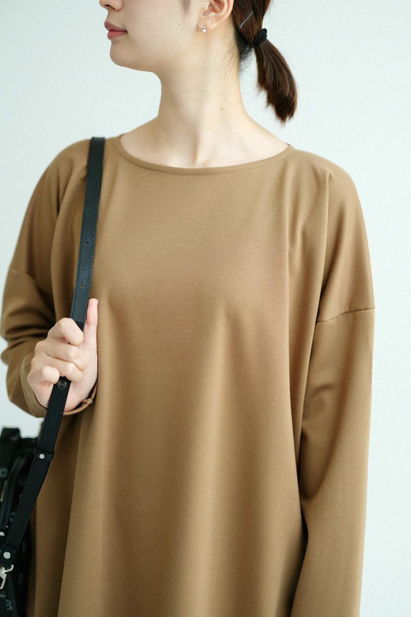 ソフトサーモ(R) ポンチローマ ボートネック L/S OP マキシ丈／ブラウン - Image 6