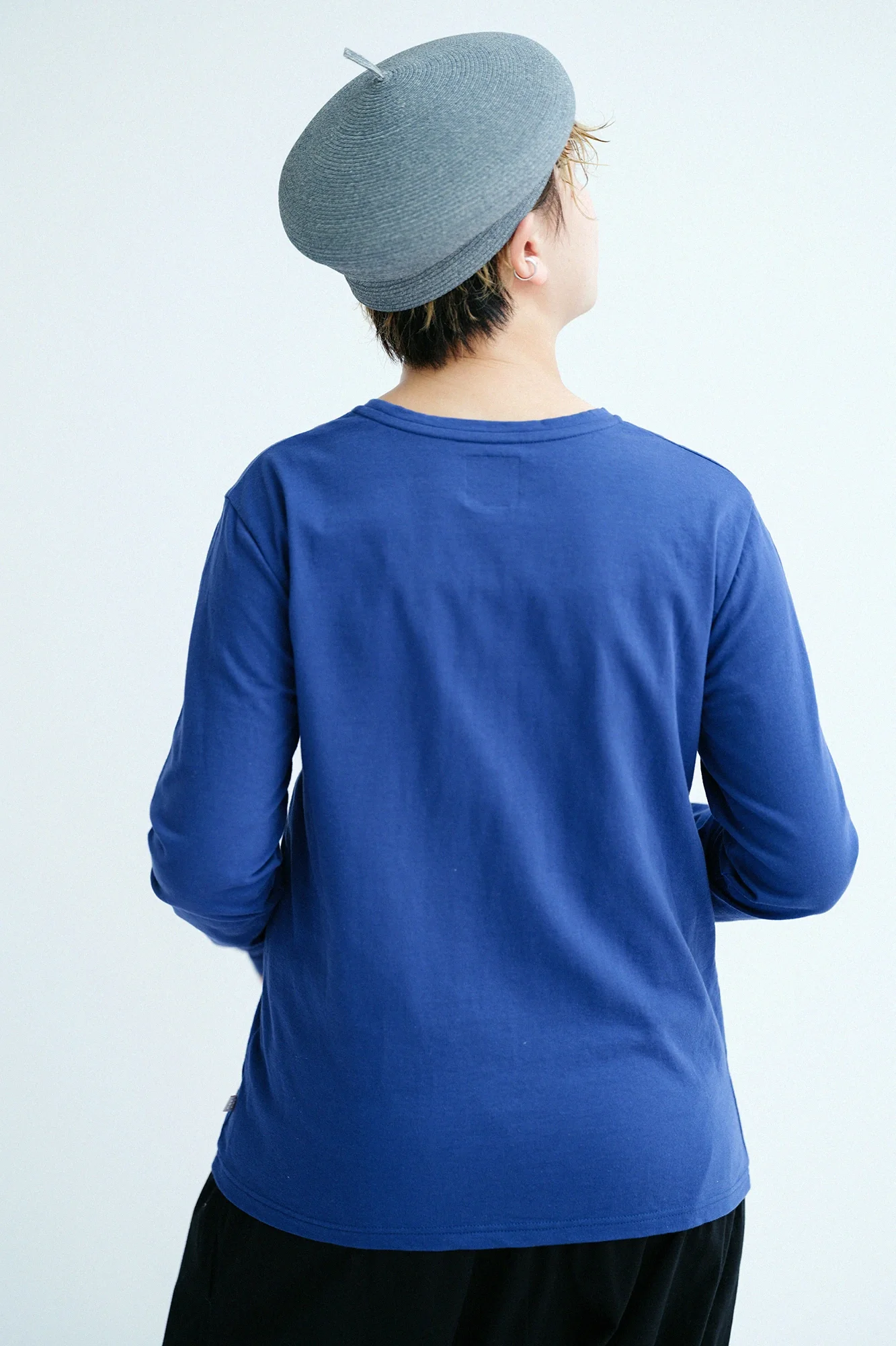 プレーティング天竺 長袖ポケットTシャツ/ブルー - Image 3