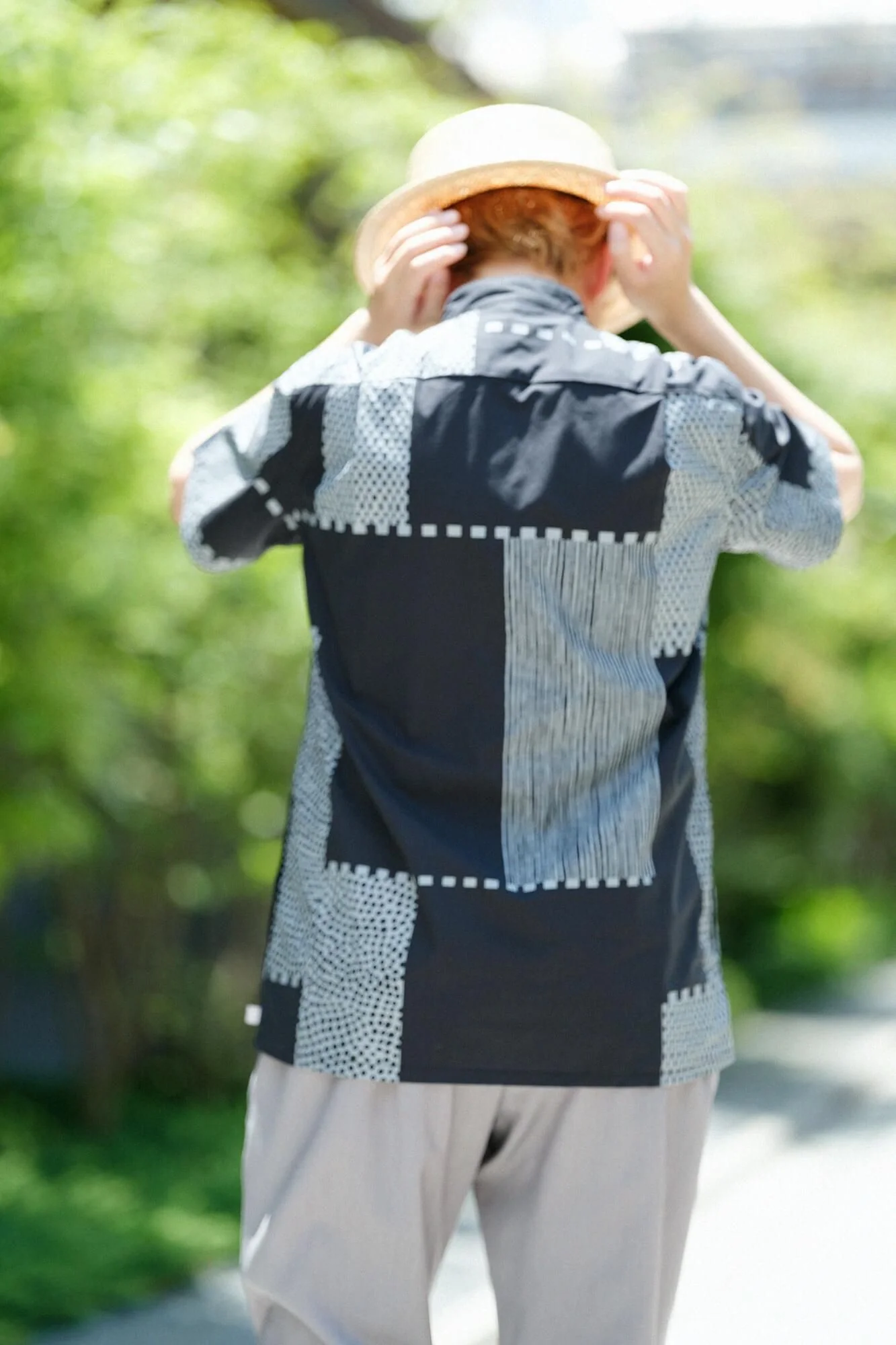 【net限定30%OFF】スタンドカラー半袖シャツ SP／間ぬき（まぬき） 黒紺（くろこん） - Image 5