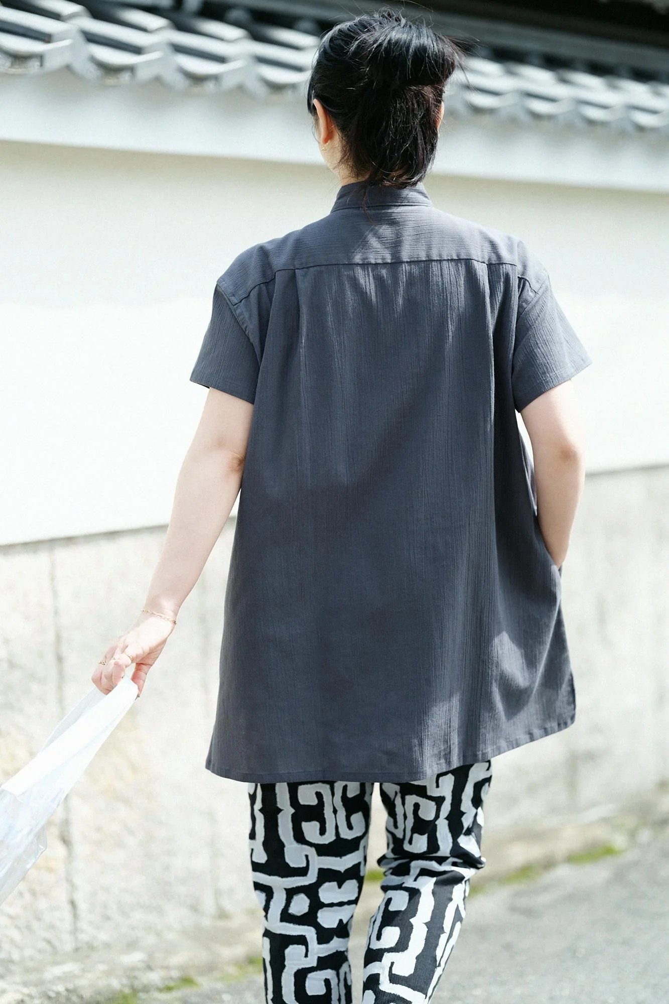 高島縮 20/20 グランチュニック半袖シャツ/濃鉛(こいなまり) - Image 5