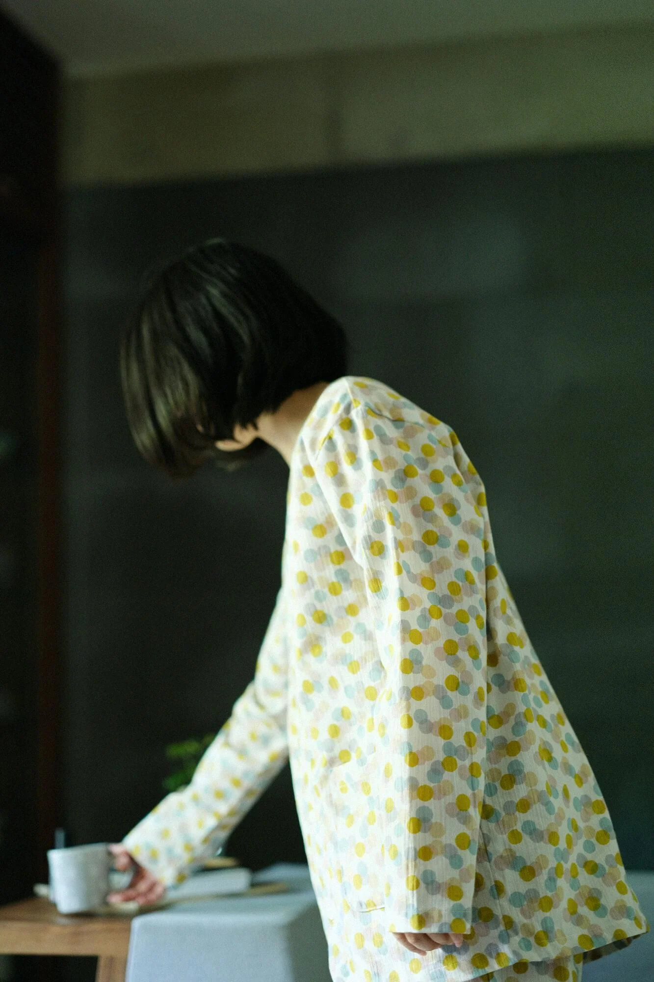 【net限定】高島縮20/20 Vネック テキスタイルパジャマ／ビー玉2 - Image 4