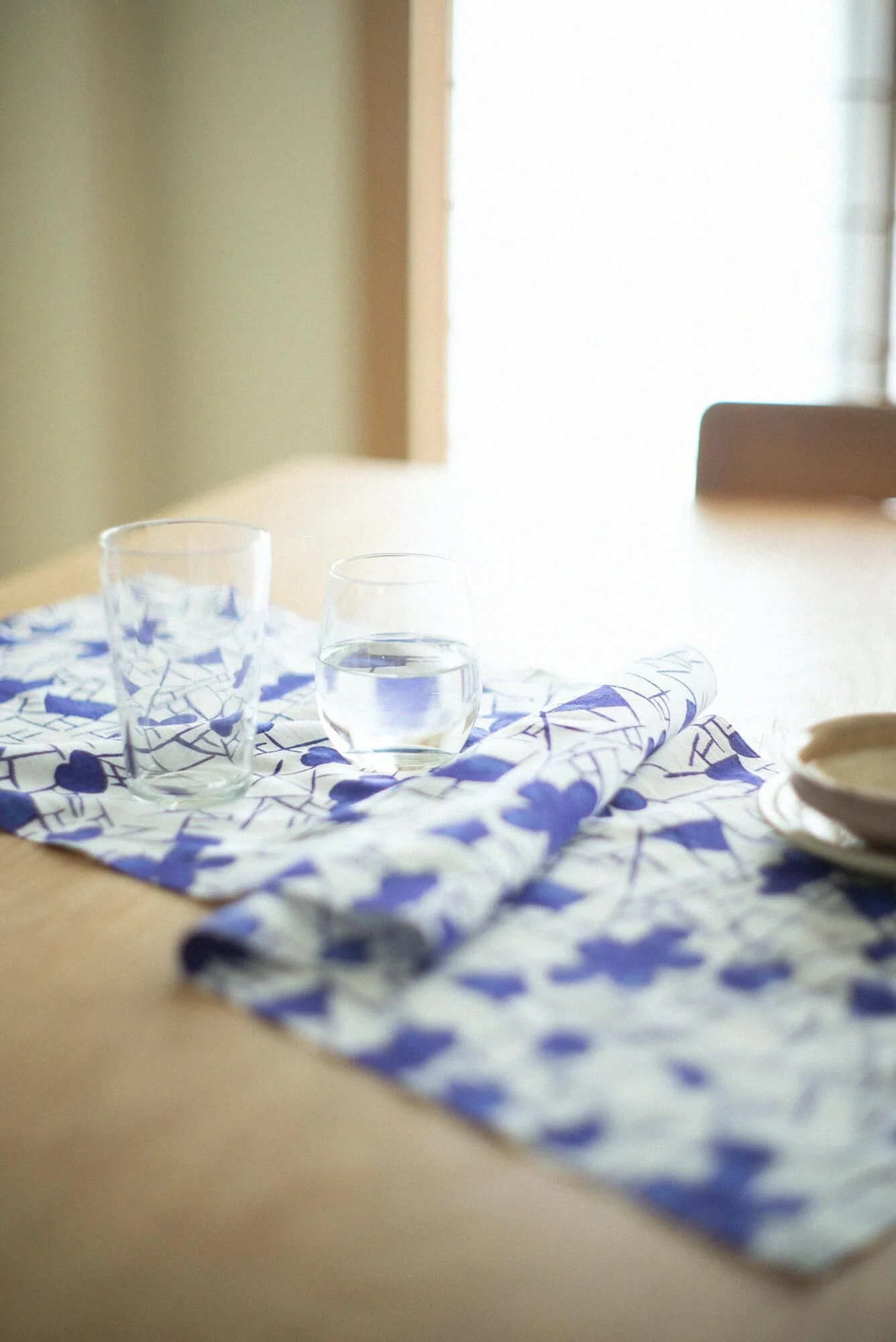 伊勢木綿 textile手ぬぐい／染付梅花氷裂文（そめつけばいかひょうれつもん） 写し（うつし） - Image 5