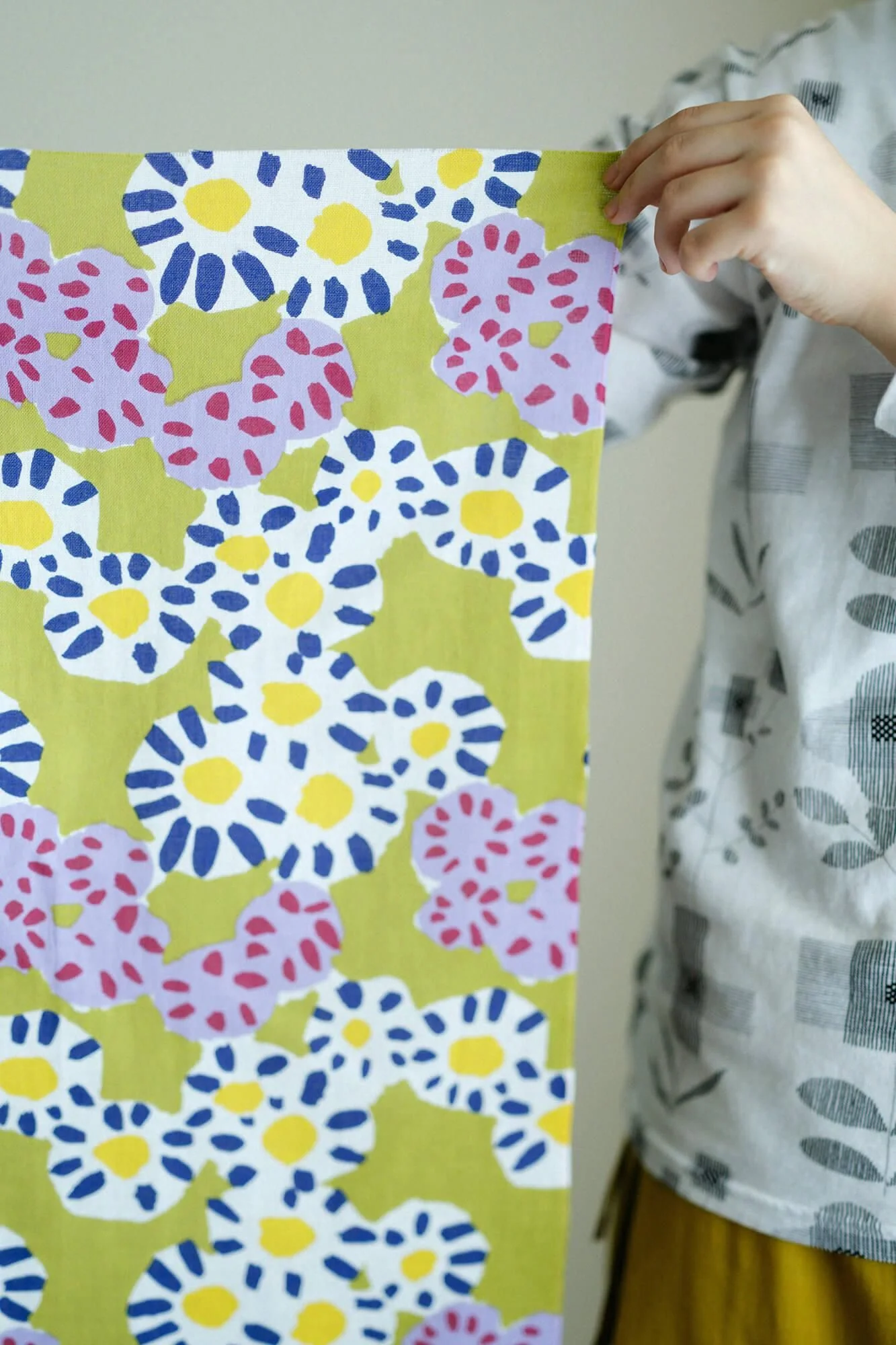 伊勢木綿 textile手ぬぐい/菊花開(きくのはなひらく) - Image 4