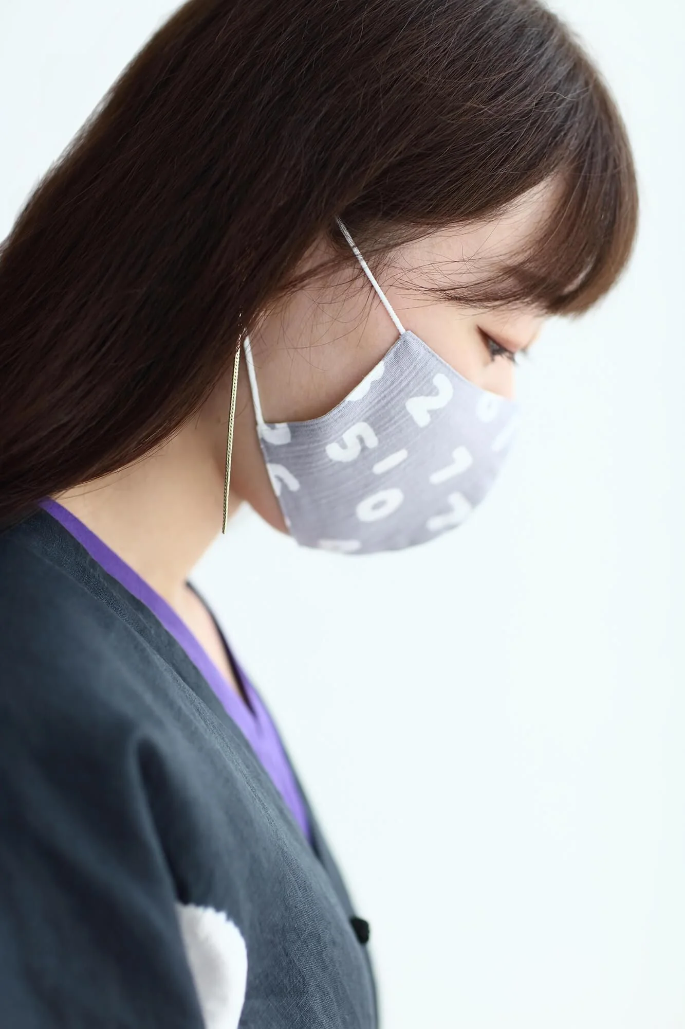 ◎【30%OFF】高島縮 テキスタイルマスク／SO-SU-U昆（こん） 薄墨色（うすずみいろ） - Image 16