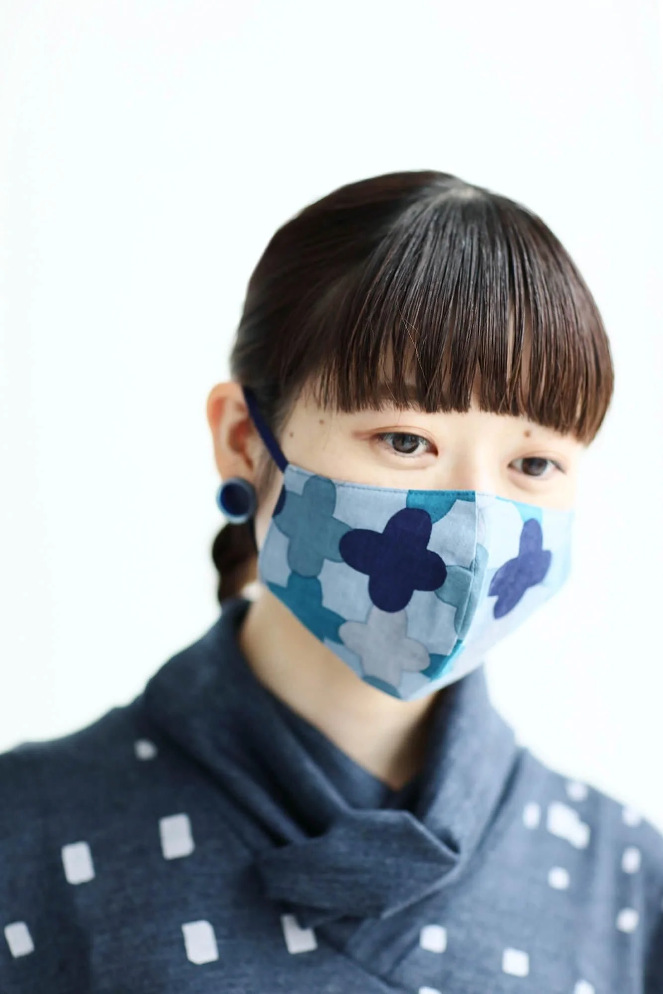 ◎【30%OFF】高島平織×高島縮 テキスタイルマスク／縄梯子（なわばしご） 京鼠（きょうねず） - Image 8