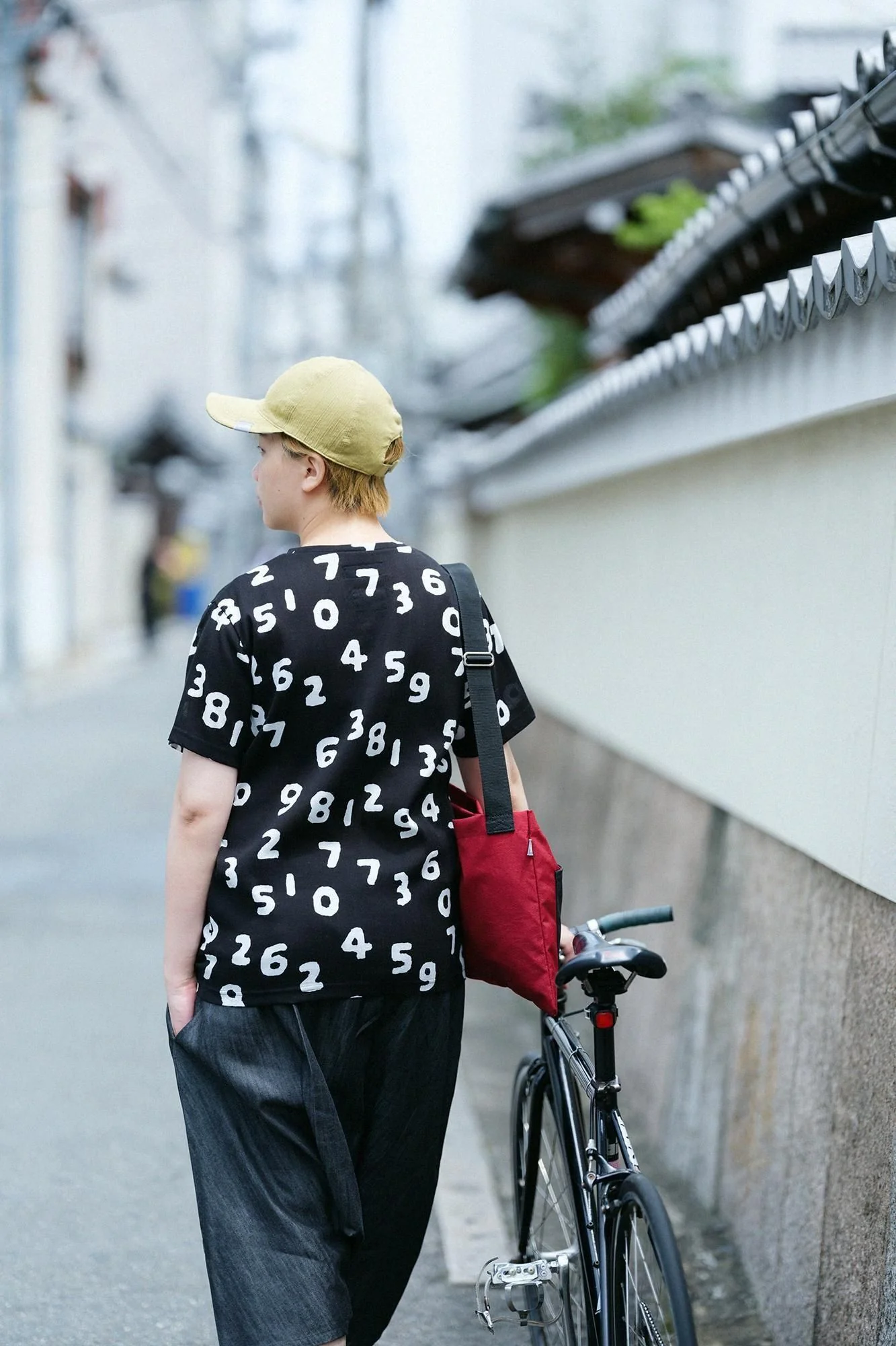 高島縮 40/40 半袖Tシャツ/SO-SU-U昆(こん) 濡羽色(ぬればいろ) - Image 5