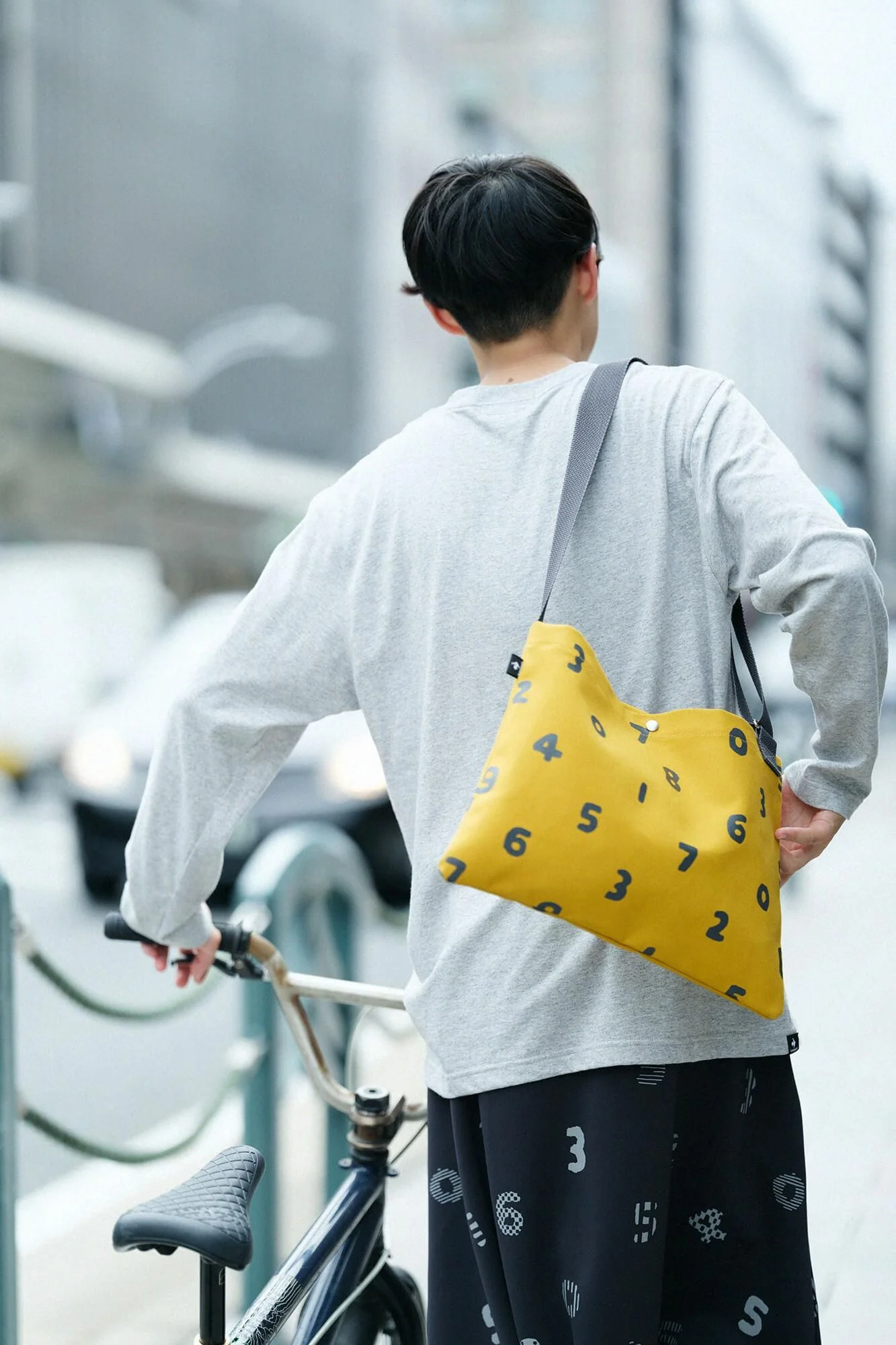 長袖 ポケットTシャツ[5.6]／ヘザーグレー×SO-SU-U昆（こん） - Image 4